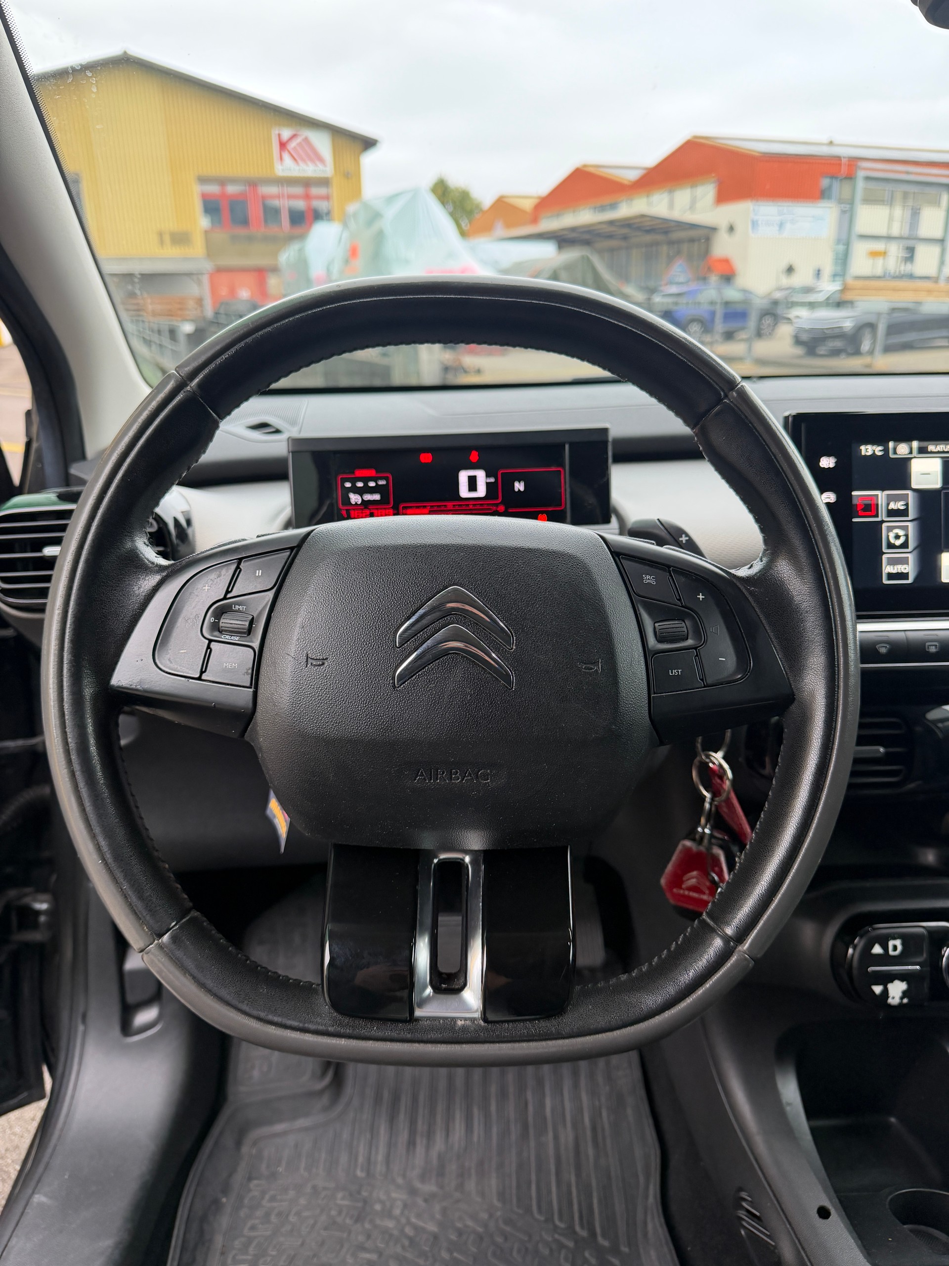 CITROEN C4 Cactus 1.6 e-HDi Feel ETG6-image-10