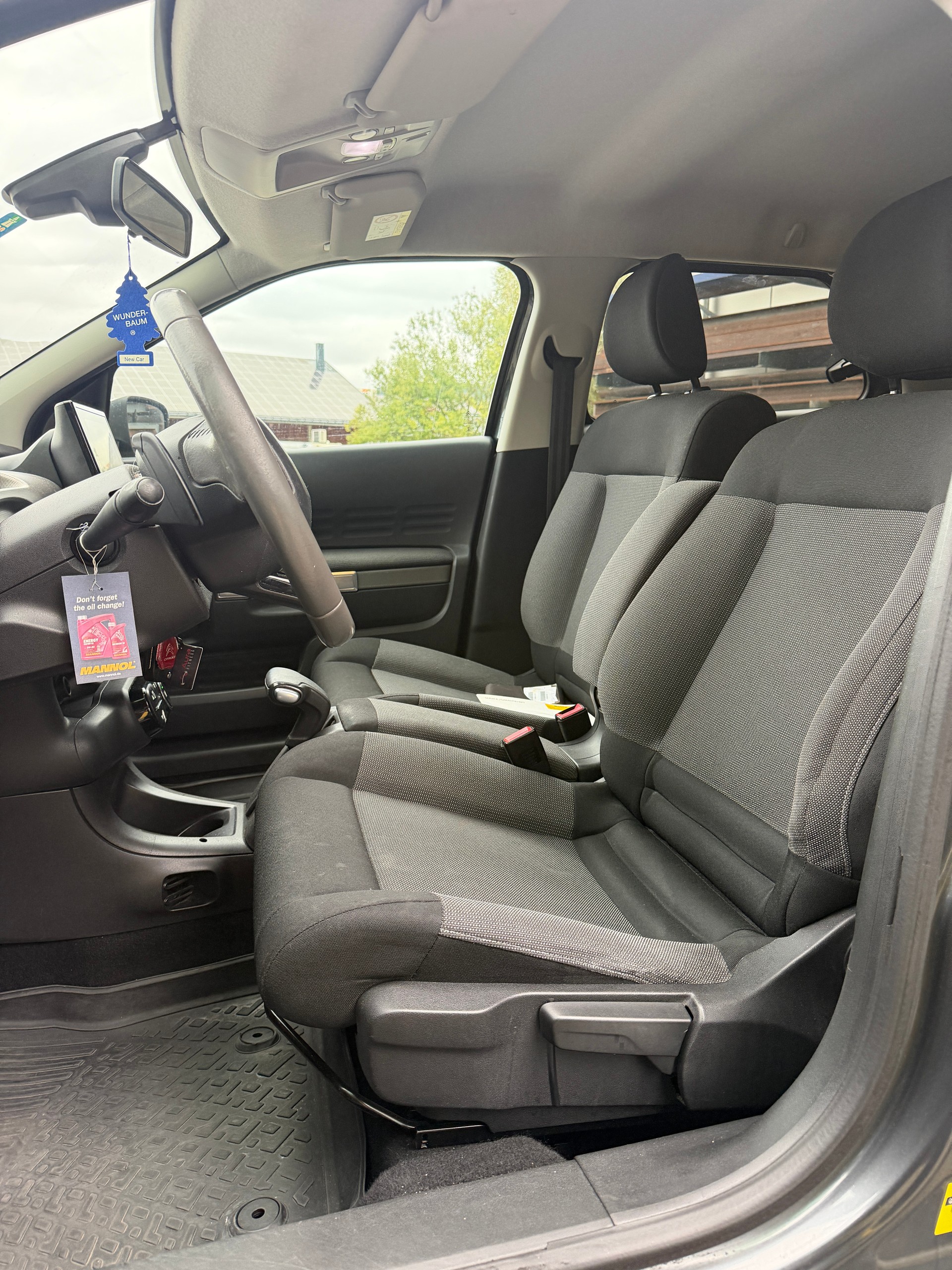 CITROEN C4 Cactus 1.6 e-HDi Feel ETG6-image-8