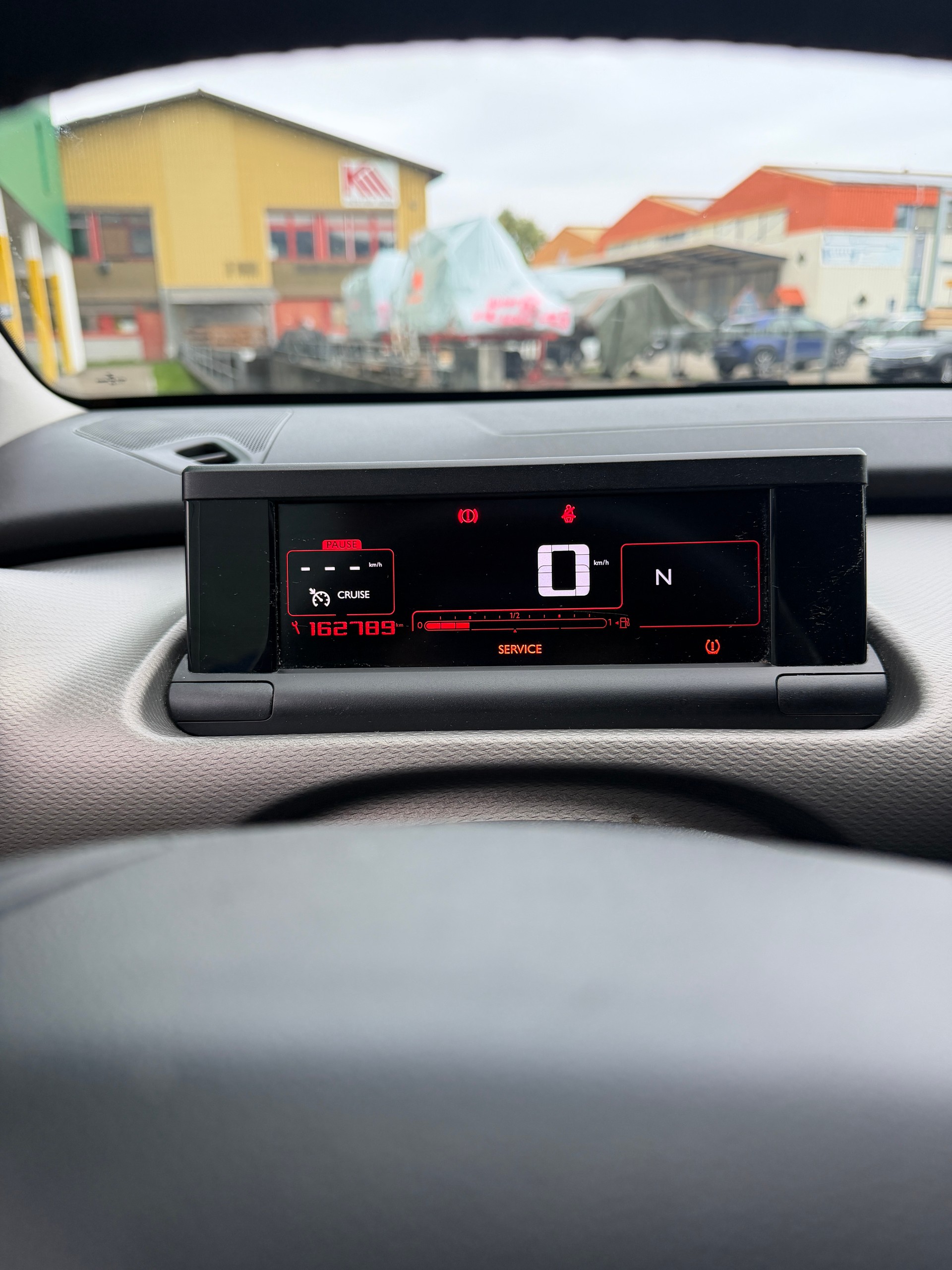 CITROEN C4 Cactus 1.6 e-HDi Feel ETG6-image-14