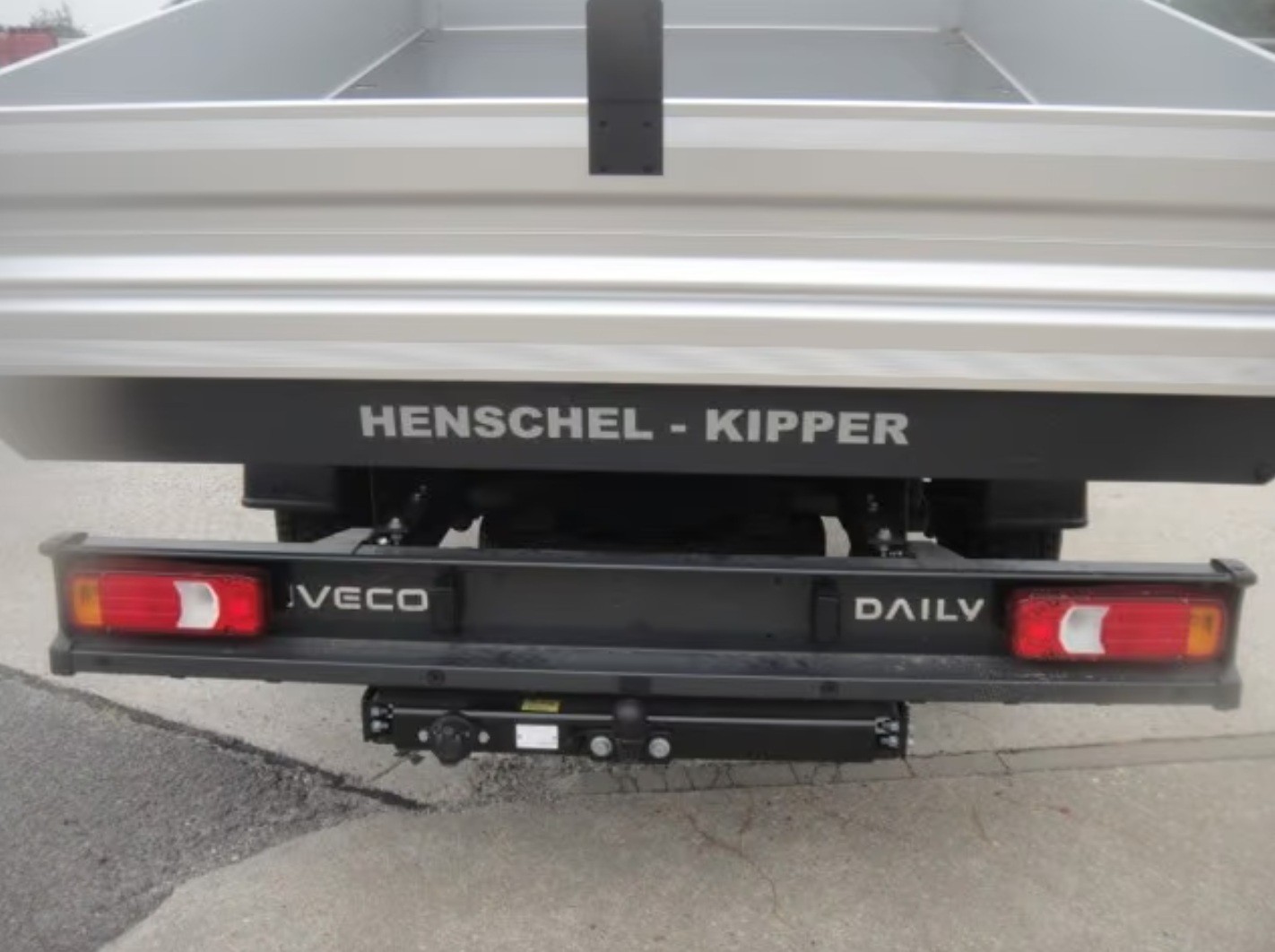 IVECO 35 S 16H Automat mit AHK-image-4