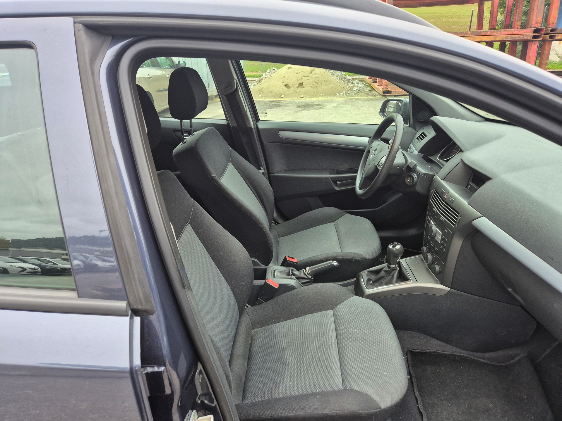 OPEL Astra Caravan 1.8i 16V Silverline-image-11