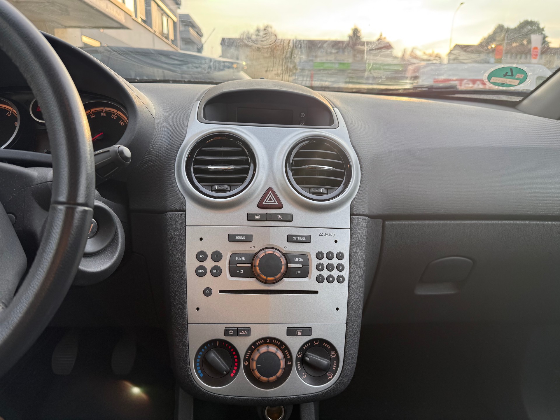 OPEL Corsa 1.4 TP Active Edition-image-6
