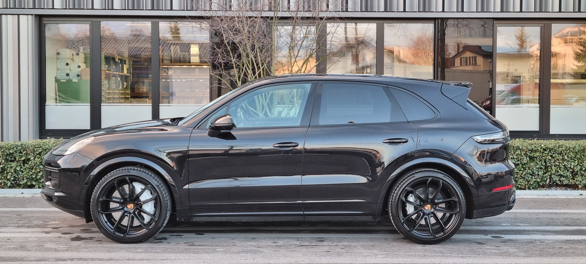 PORSCHE Cayenne Turbo-image-1