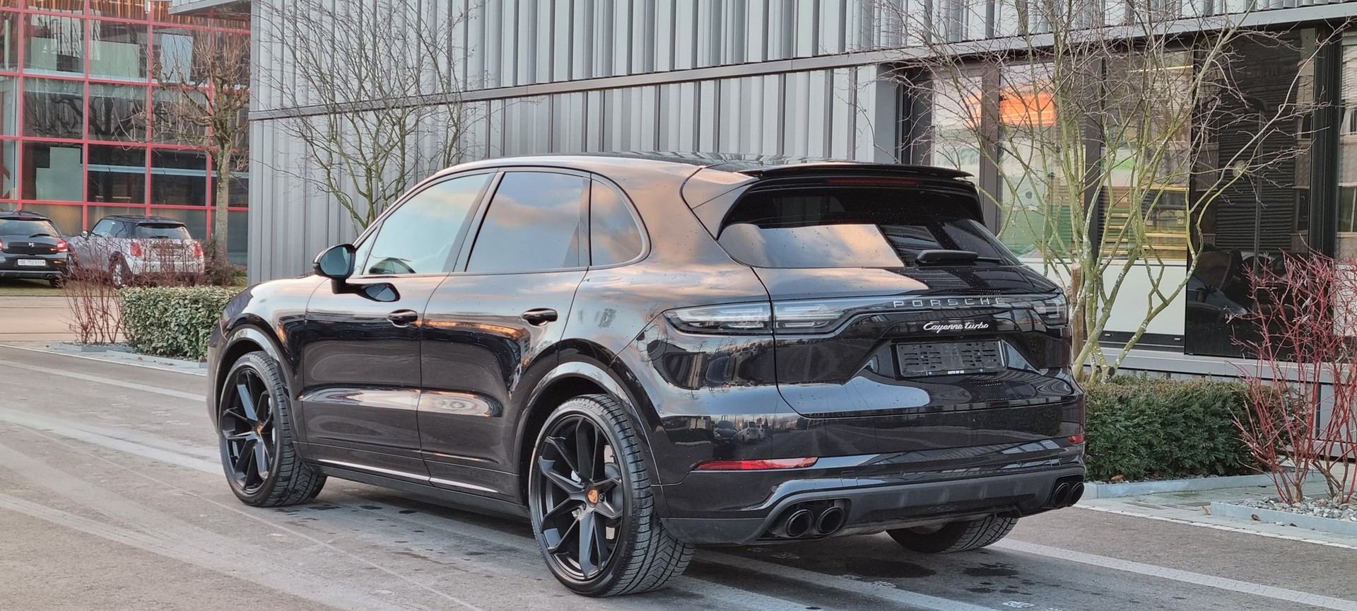 PORSCHE Cayenne Turbo-image-2