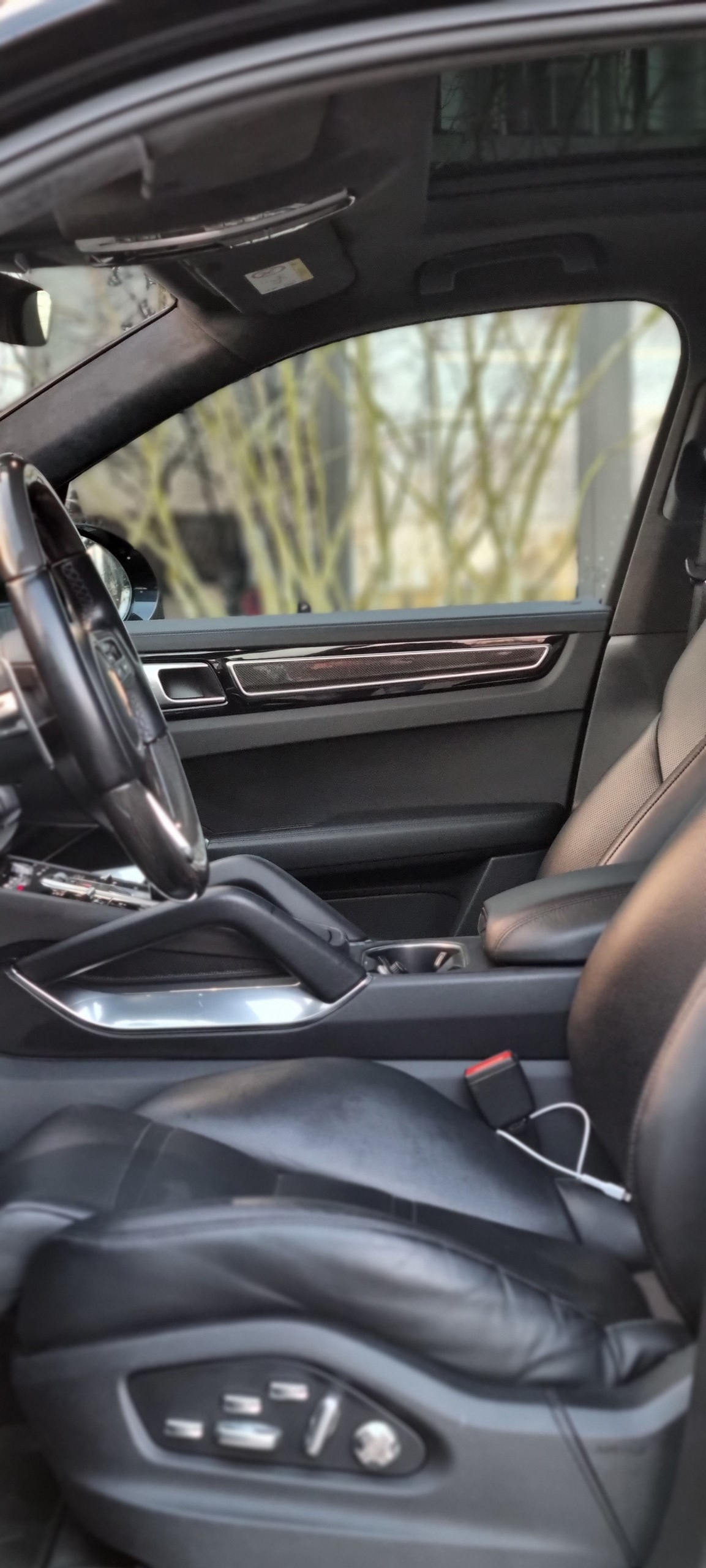 PORSCHE Cayenne Turbo-image-11