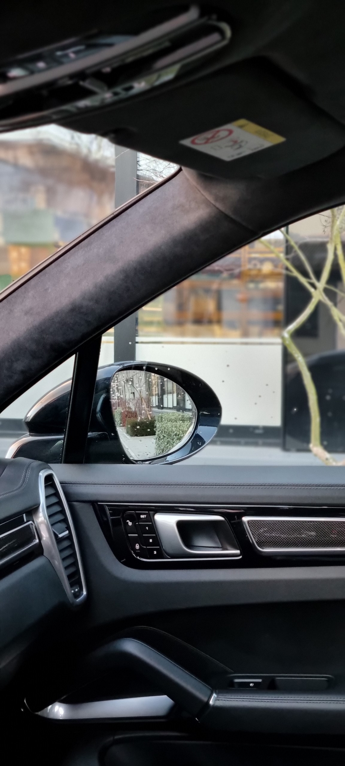 PORSCHE Cayenne Turbo-image-13