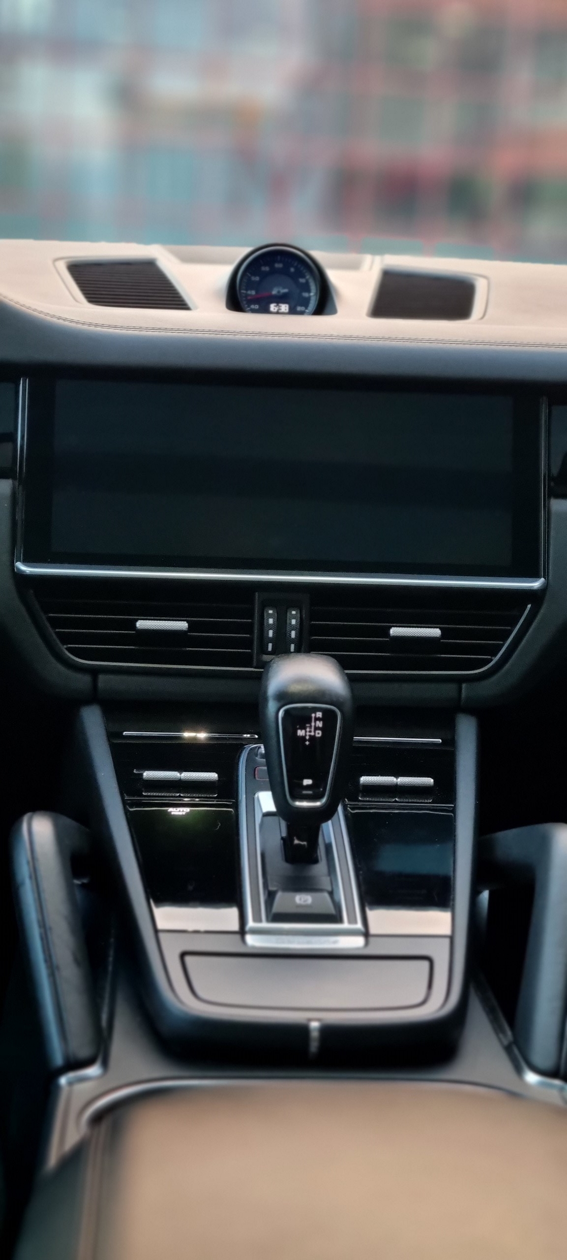 PORSCHE Cayenne Turbo-image-15
