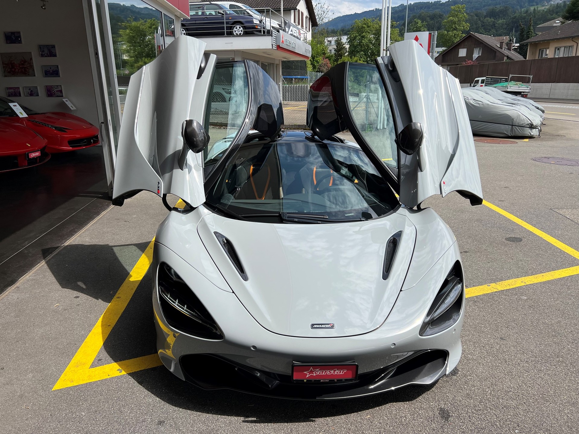McLAREN 720S Coupé Performance 4.0 V8 SSG-showroom-element-3