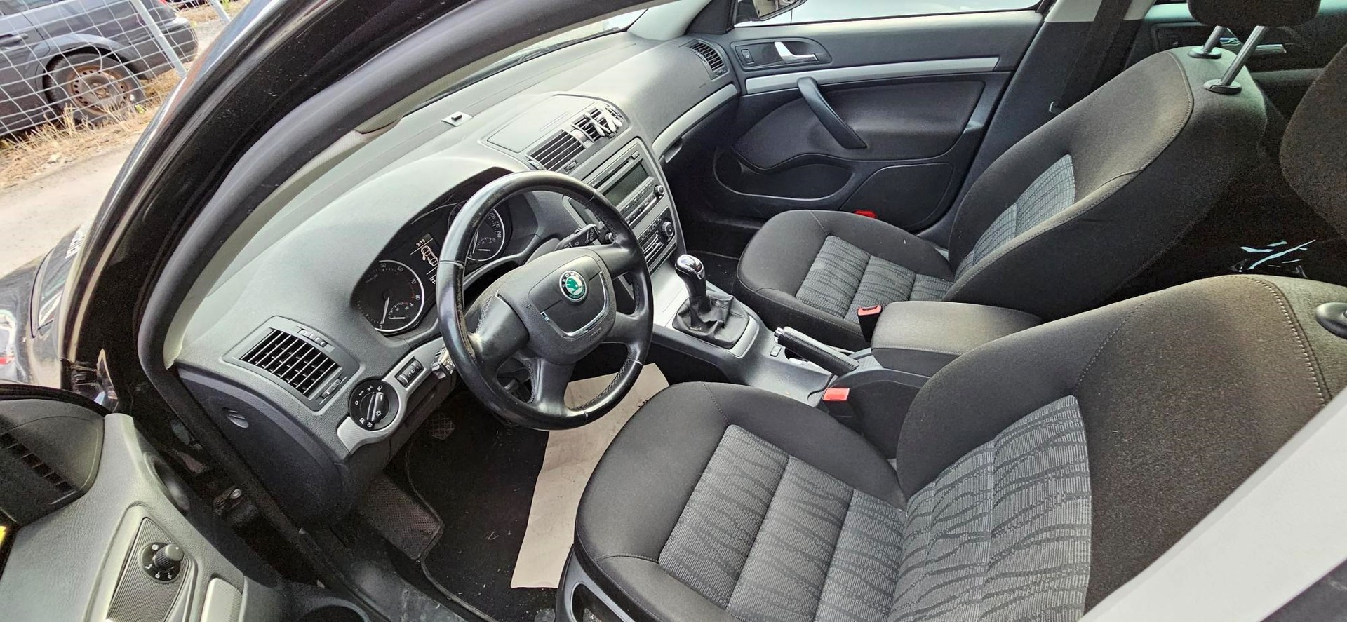 SKODA Octavia Combi 1.8 TSI Ambition 4x4-image-4