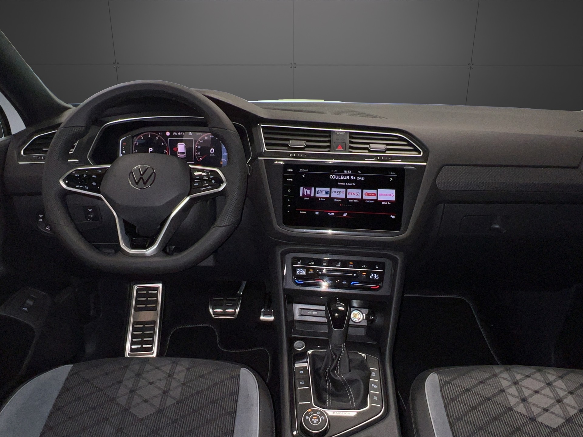 VW Tiguan Allspace 2.0TSI R-Line 4Motion DSG-image-8