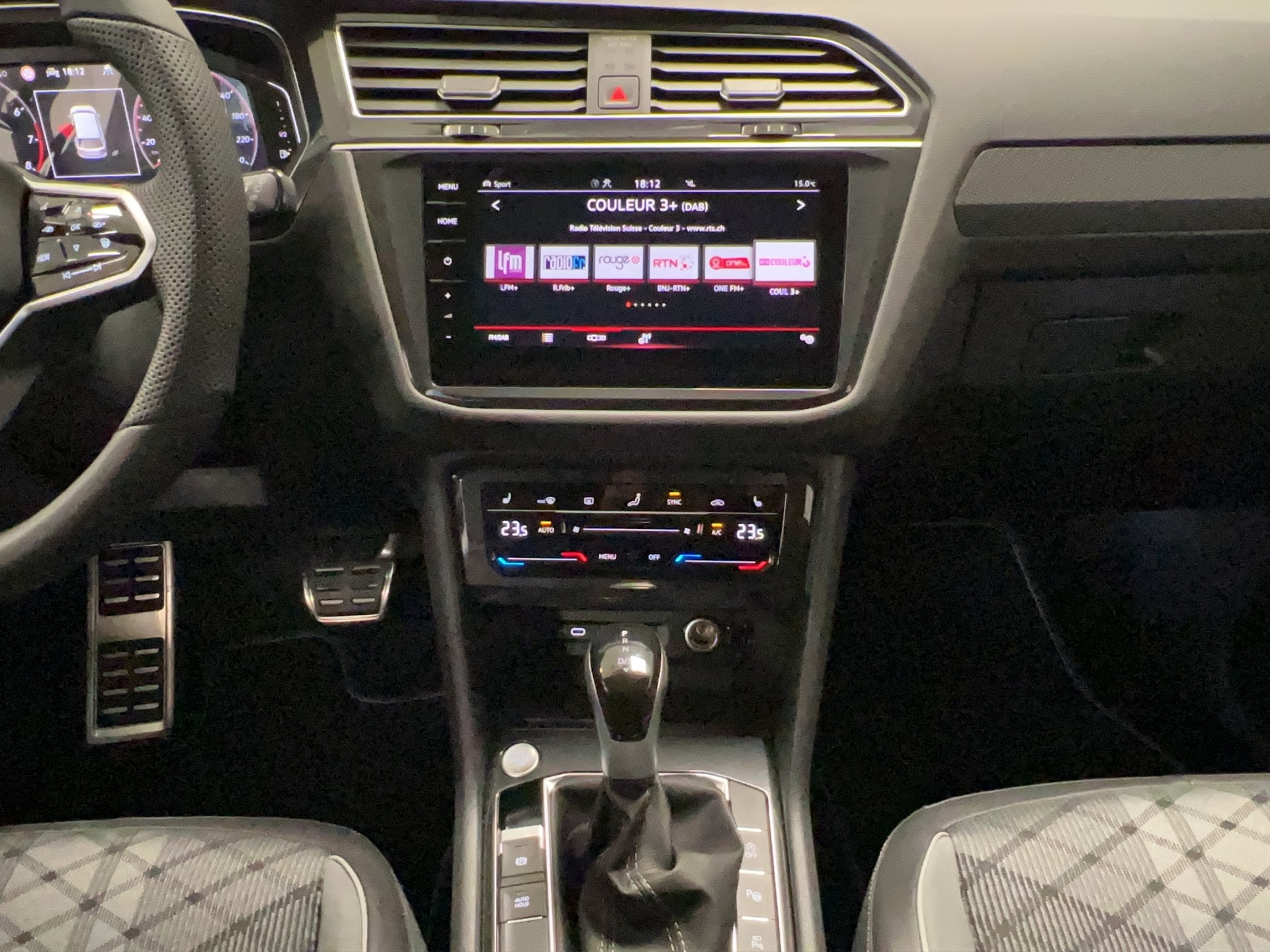 VW Tiguan Allspace 2.0TSI R-Line 4Motion DSG-image-9