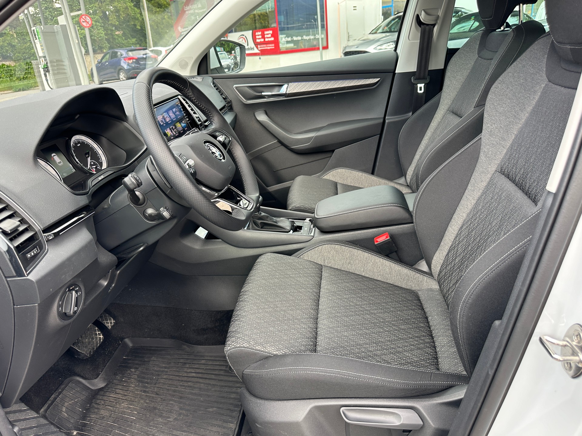 SKODA Karoq 1.5 TSI Style DSG-image-13