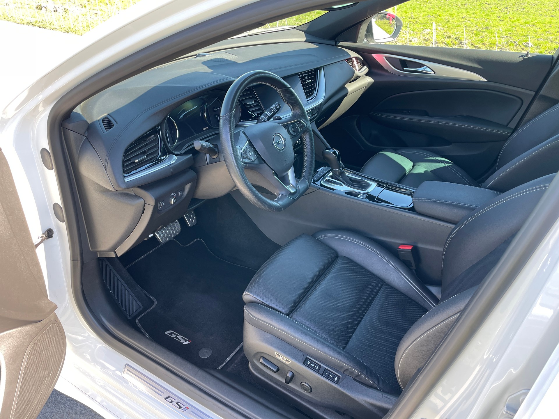 OPEL Insignia 2.0 T Sports Tourer GSi Automatic-image-9