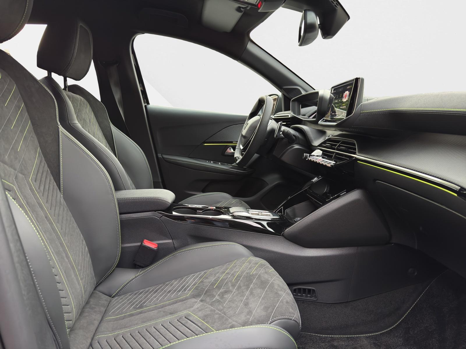 PEUGEOT 208 GT 1.2 Hybrid 145-image-13