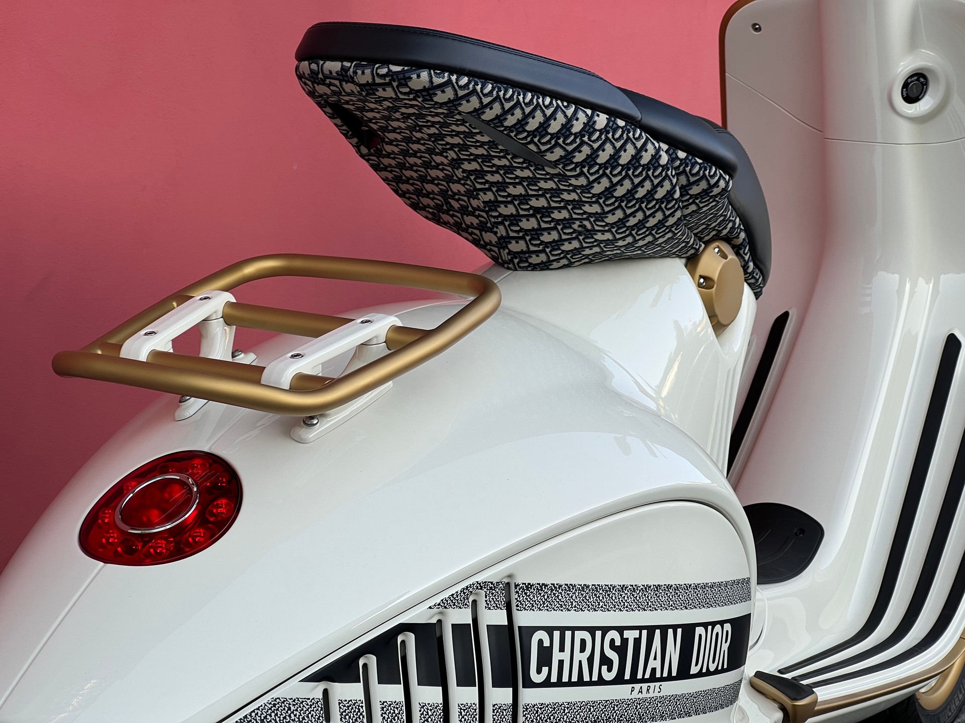 PIAGGIO Vespa 946 CHRISTIAN DIOR-image-14