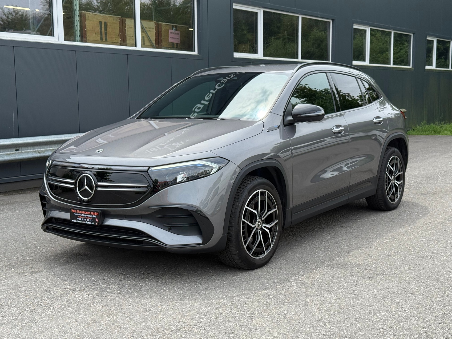 MERCEDES-BENZ EQA 350 AMG Line 4Matic-image-1