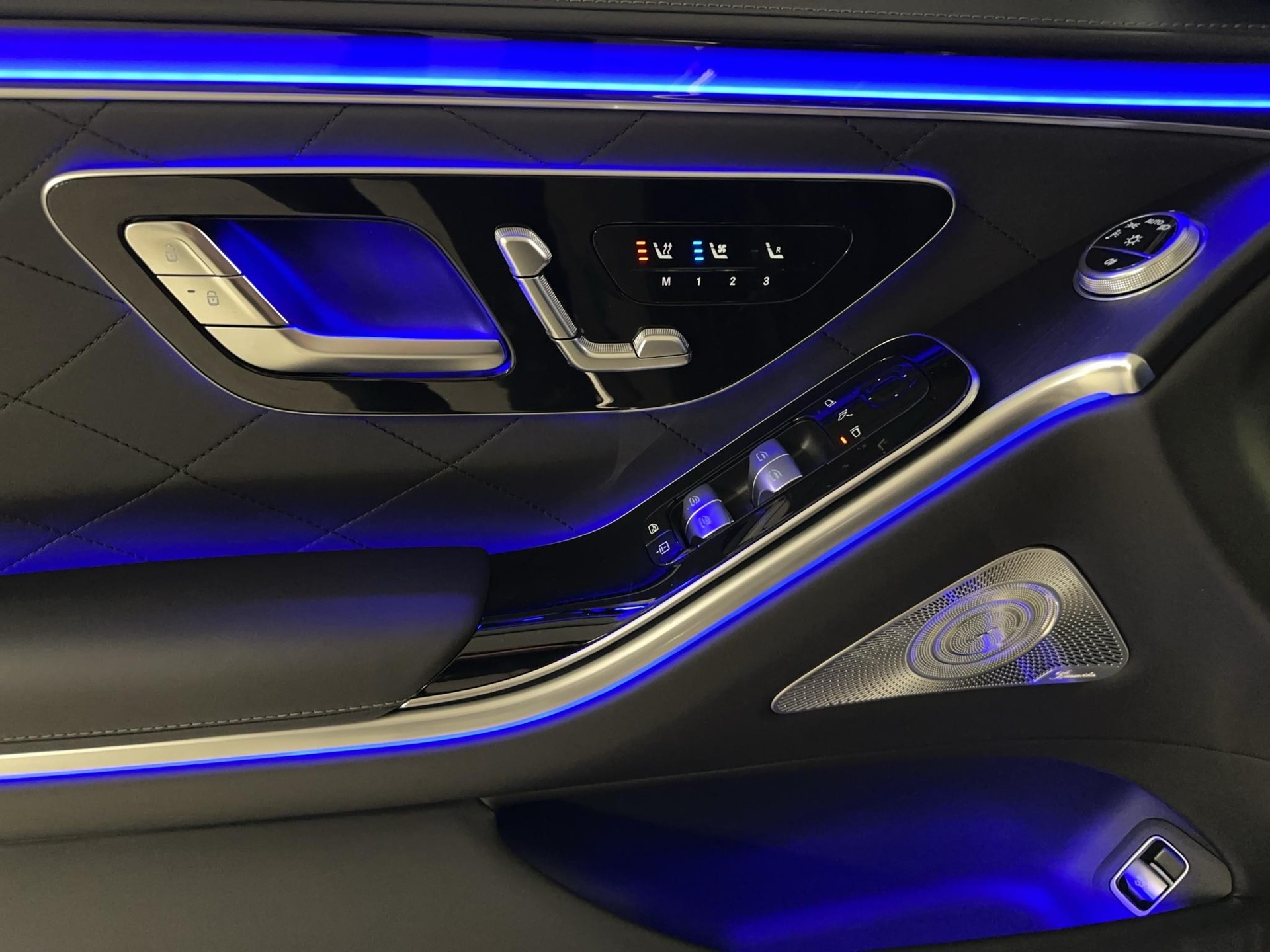 MERCEDES-BENZ S 450 d 4matic lang-image-11