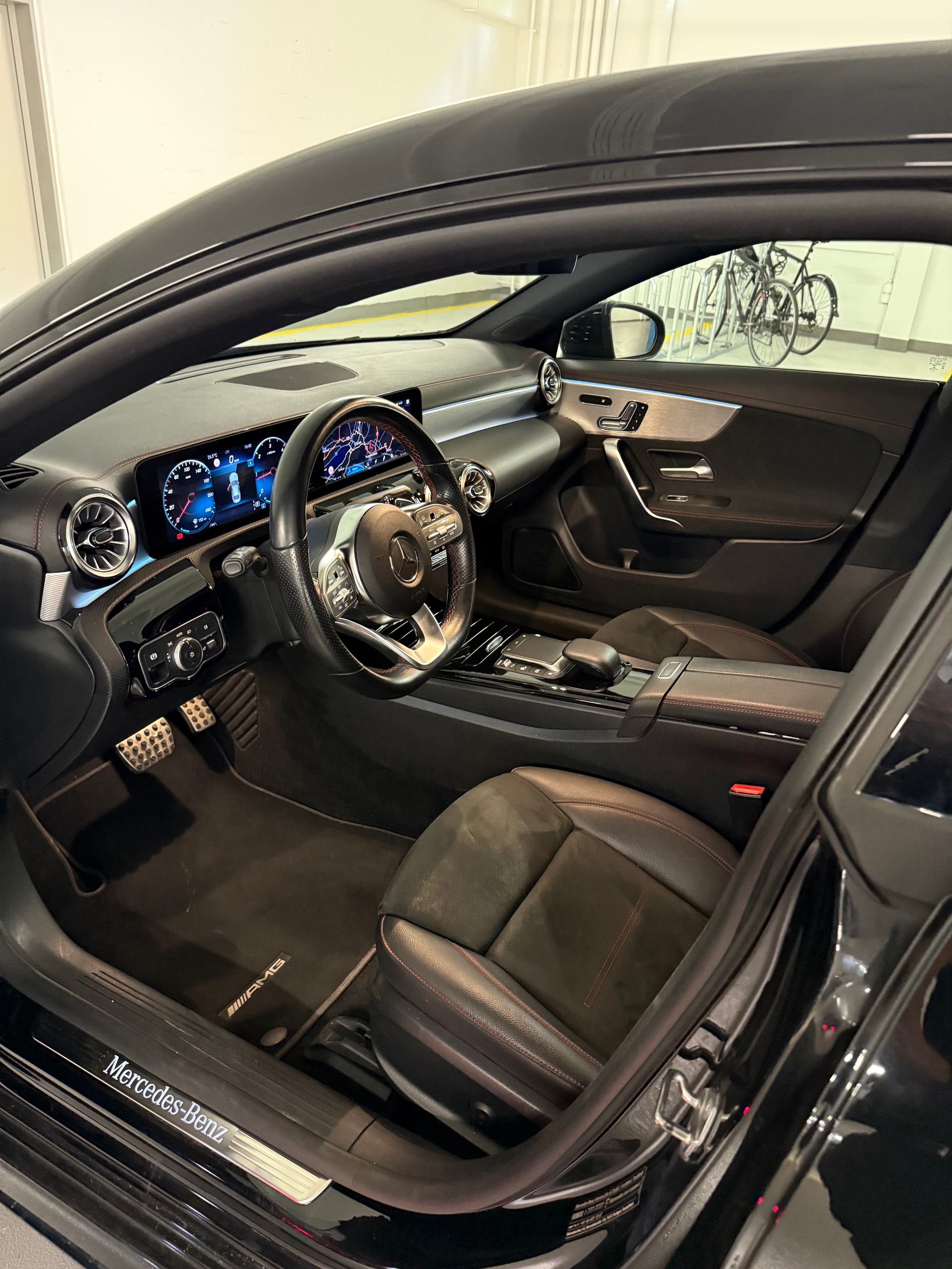 MERCEDES-BENZ CLA 220 d 4Matic AMG Line 8G-DCT-image-4
