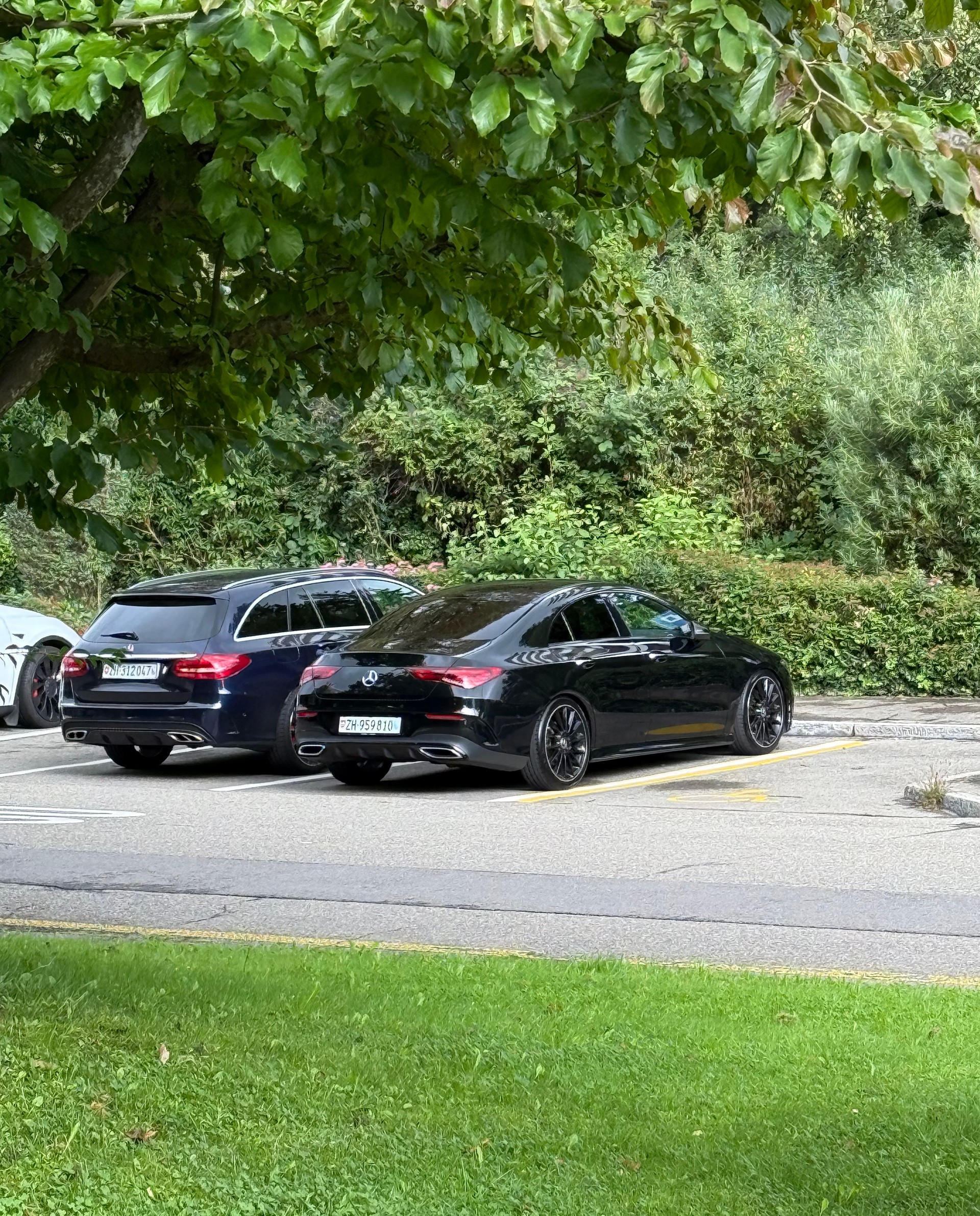 MERCEDES-BENZ CLA 220 d 4Matic AMG Line 8G-DCT-image-1