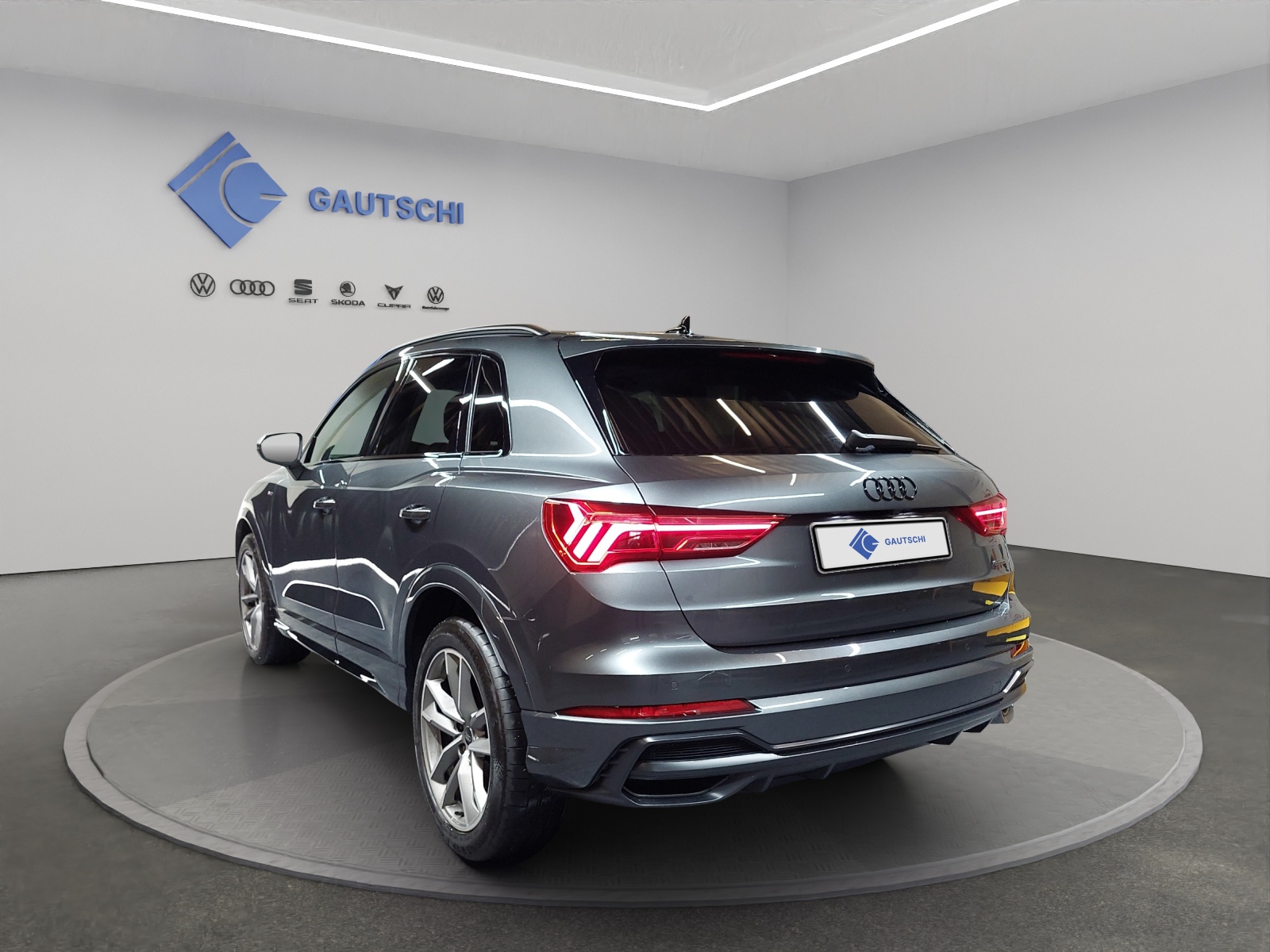 AUDI Q3 35 TDI S line quattro S-tronic-image-2