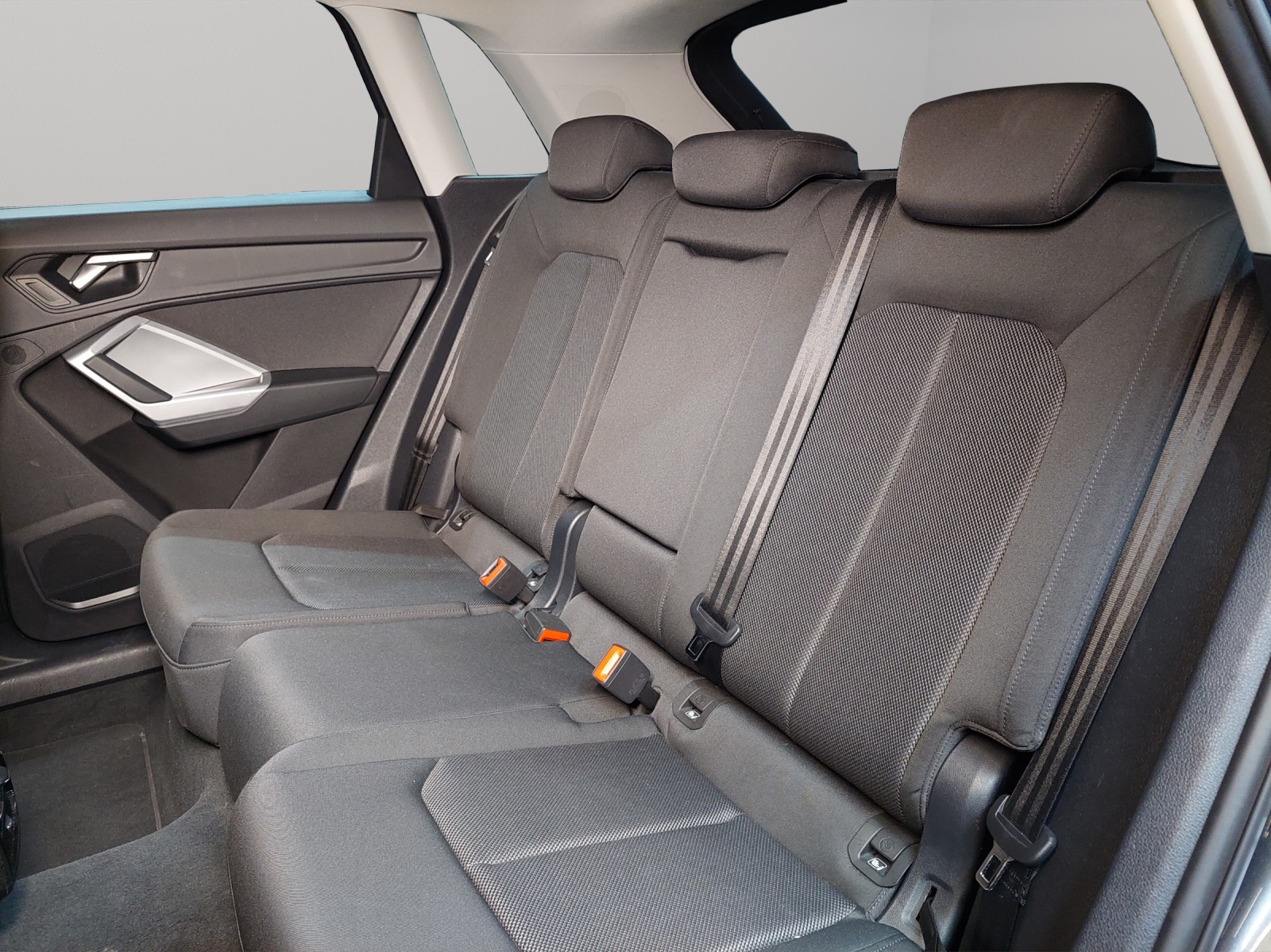 AUDI Q3 35 TDI S line quattro S-tronic-image-7