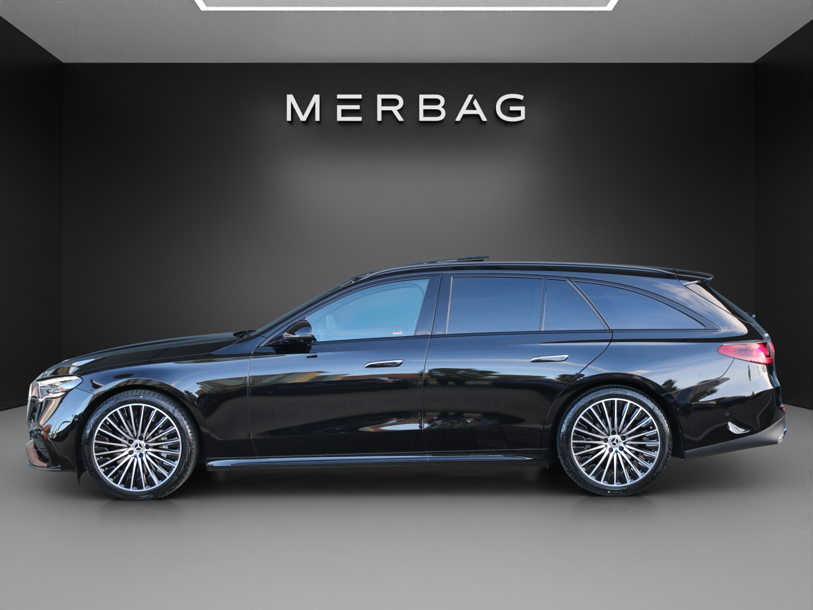 MERCEDES-BENZ E 200 T 4Matic AMG Line-image-1