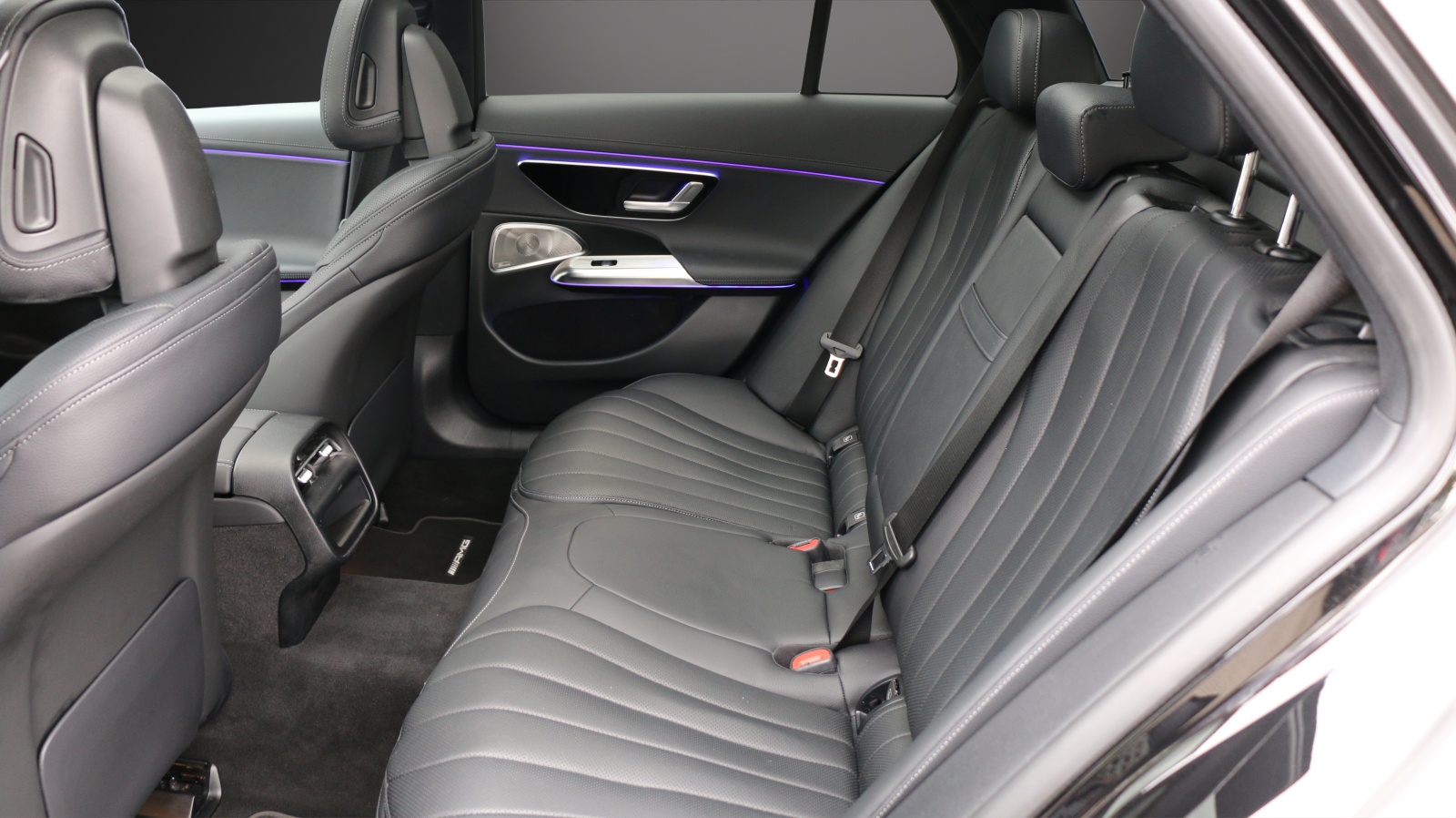 MERCEDES-BENZ E 200 T 4Matic AMG Line-image-11