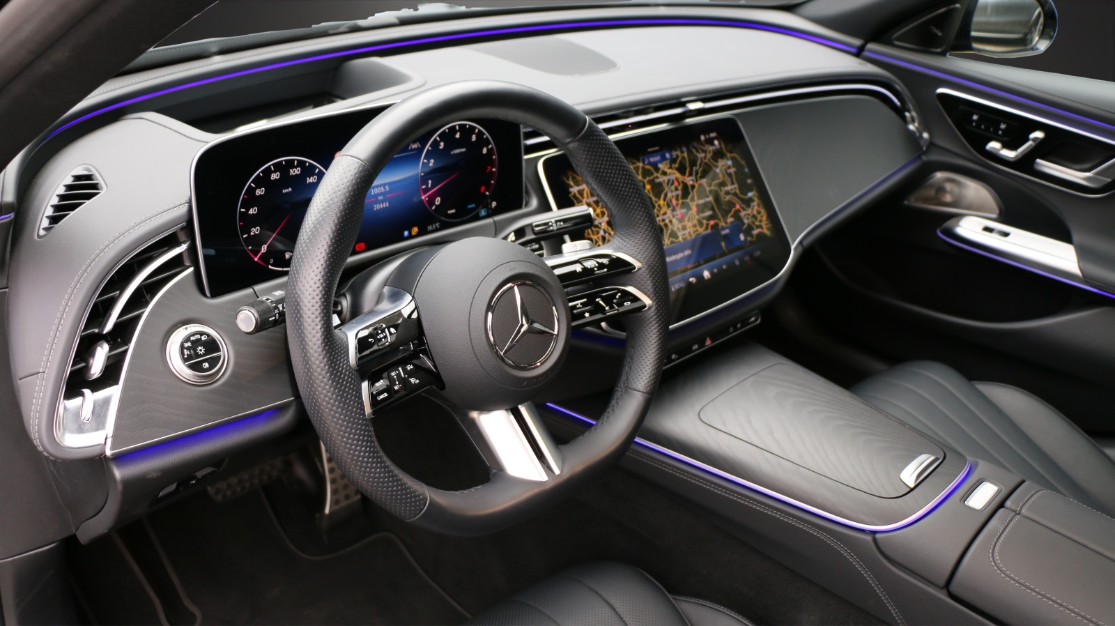 MERCEDES-BENZ E 200 T 4Matic AMG Line-image-6