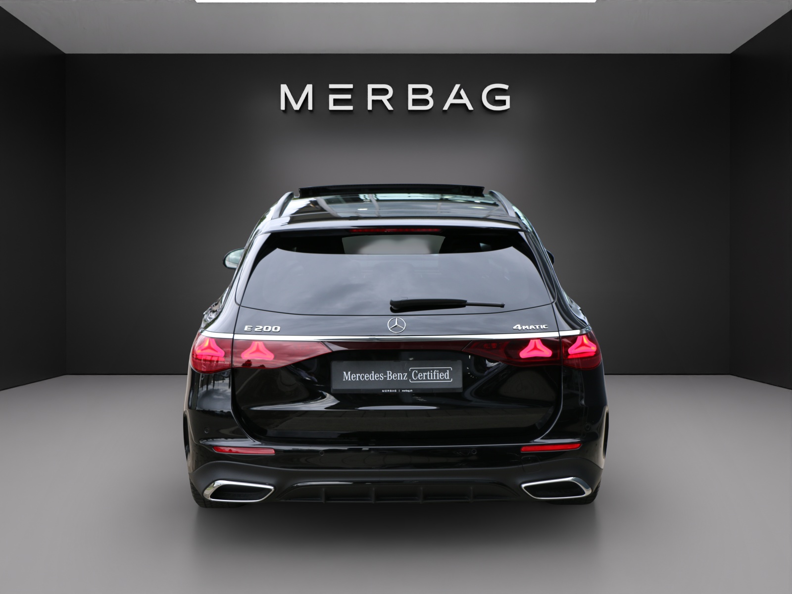MERCEDES-BENZ E 200 T 4Matic AMG Line-image-3