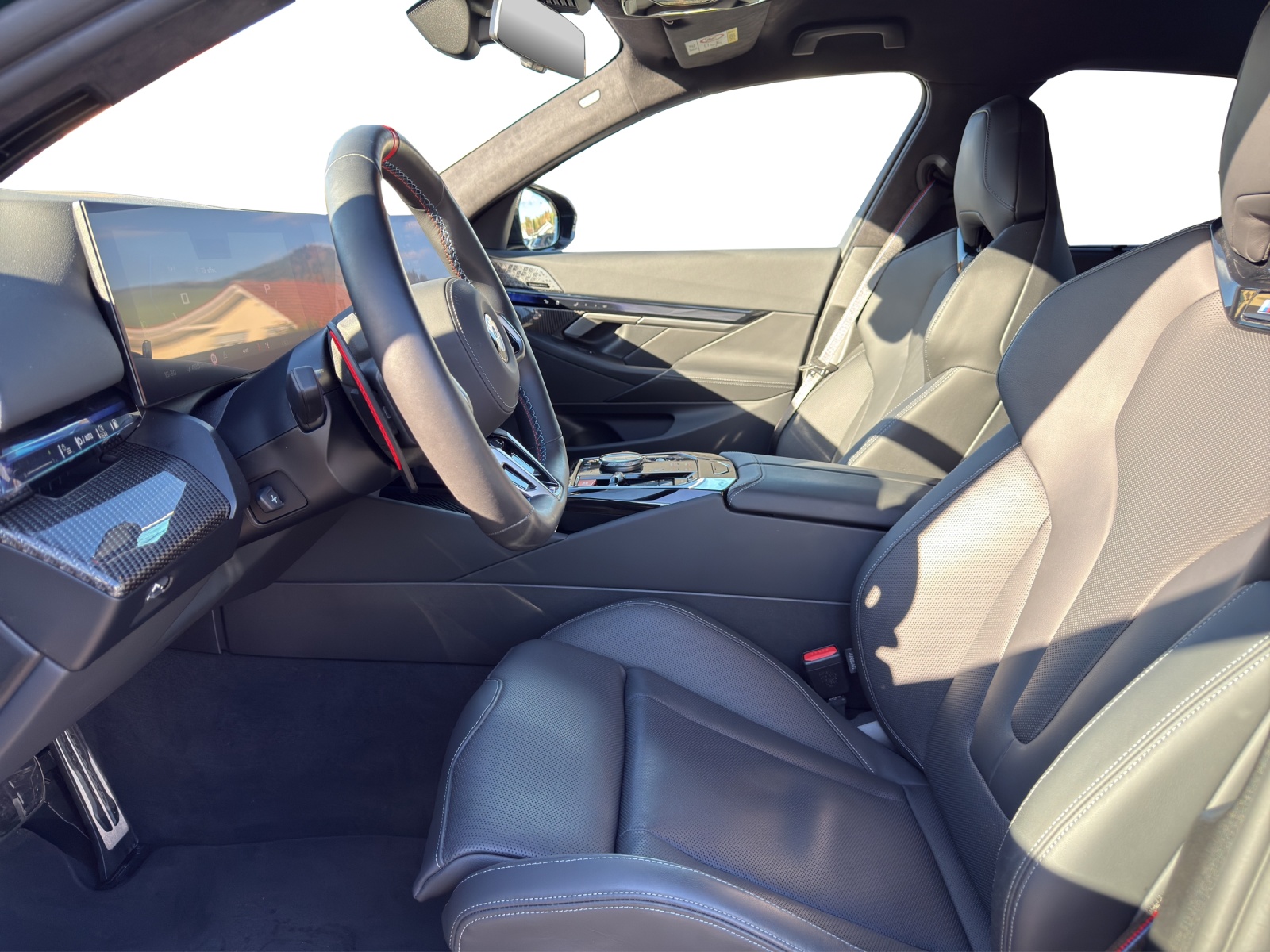 BMW M5 xDrive-image-8