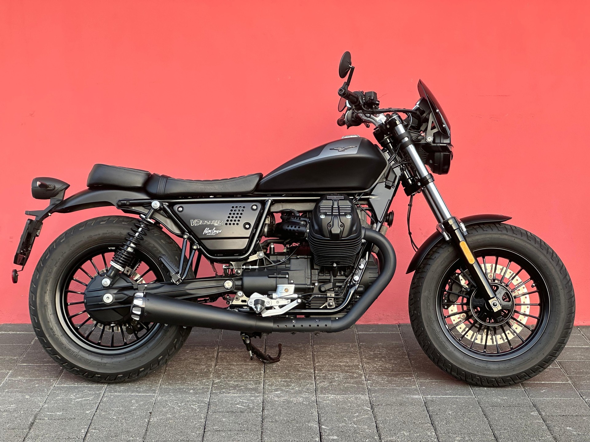 MOTO GUZZI V9 850 Bobber