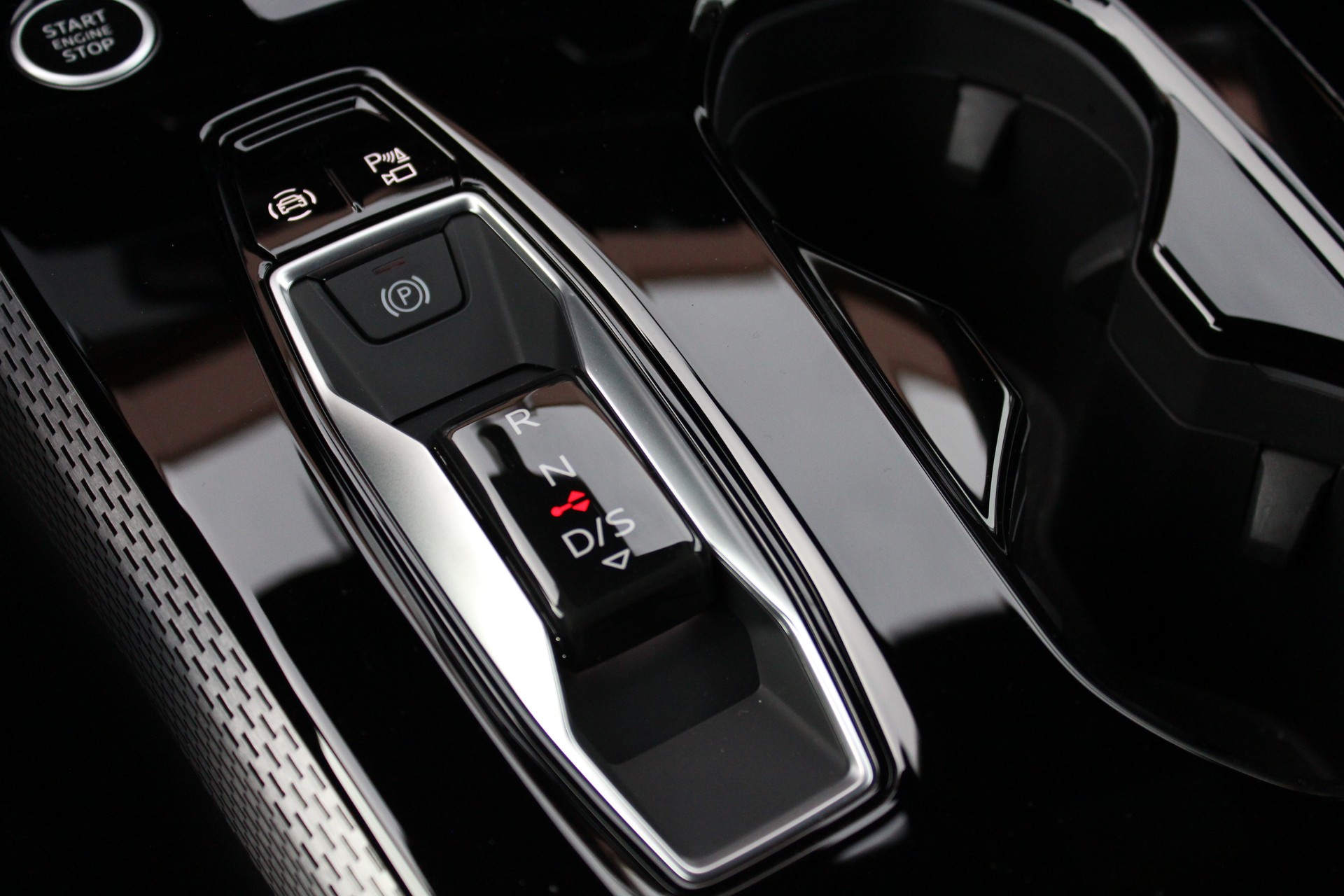 AUDI A5 Sportback 40 TDI S-Line S-tronic - "Display Passager * Pack S-Line Complet * Volant coupé * Tempomat Adapt * Lumière Amb"-image-12