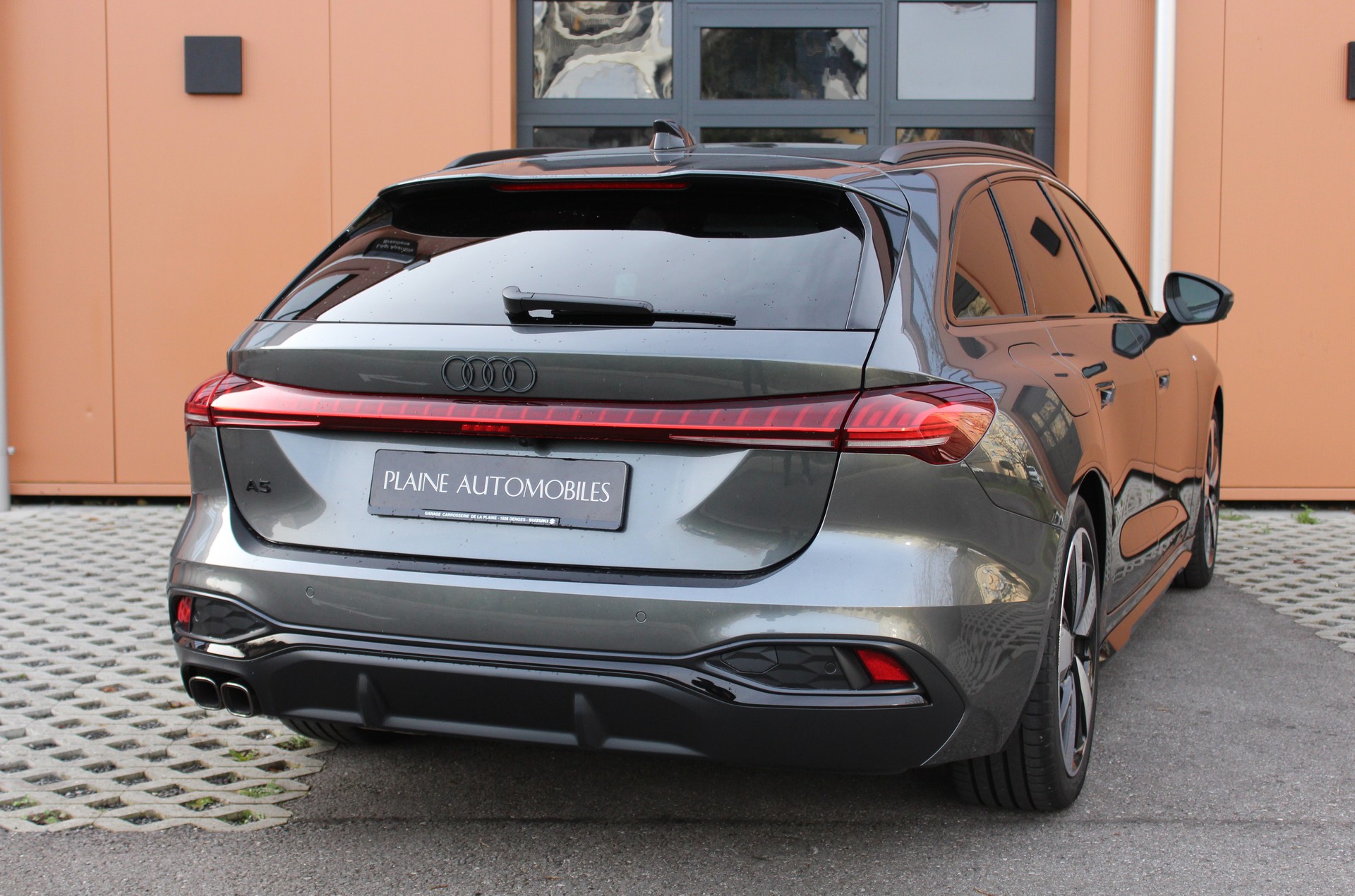 AUDI A5 Sportback 40 TDI S-Line S-tronic - "Display Passager * Pack S-Line Complet * Volant coupé * Tempomat Adapt * Lumière Amb"-image-2