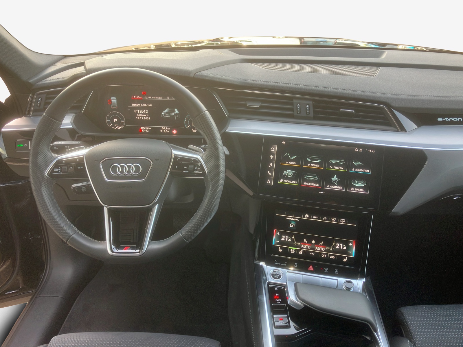 AUDI e-tron 55 Sportback Advanced Black Edition quattro-image-9