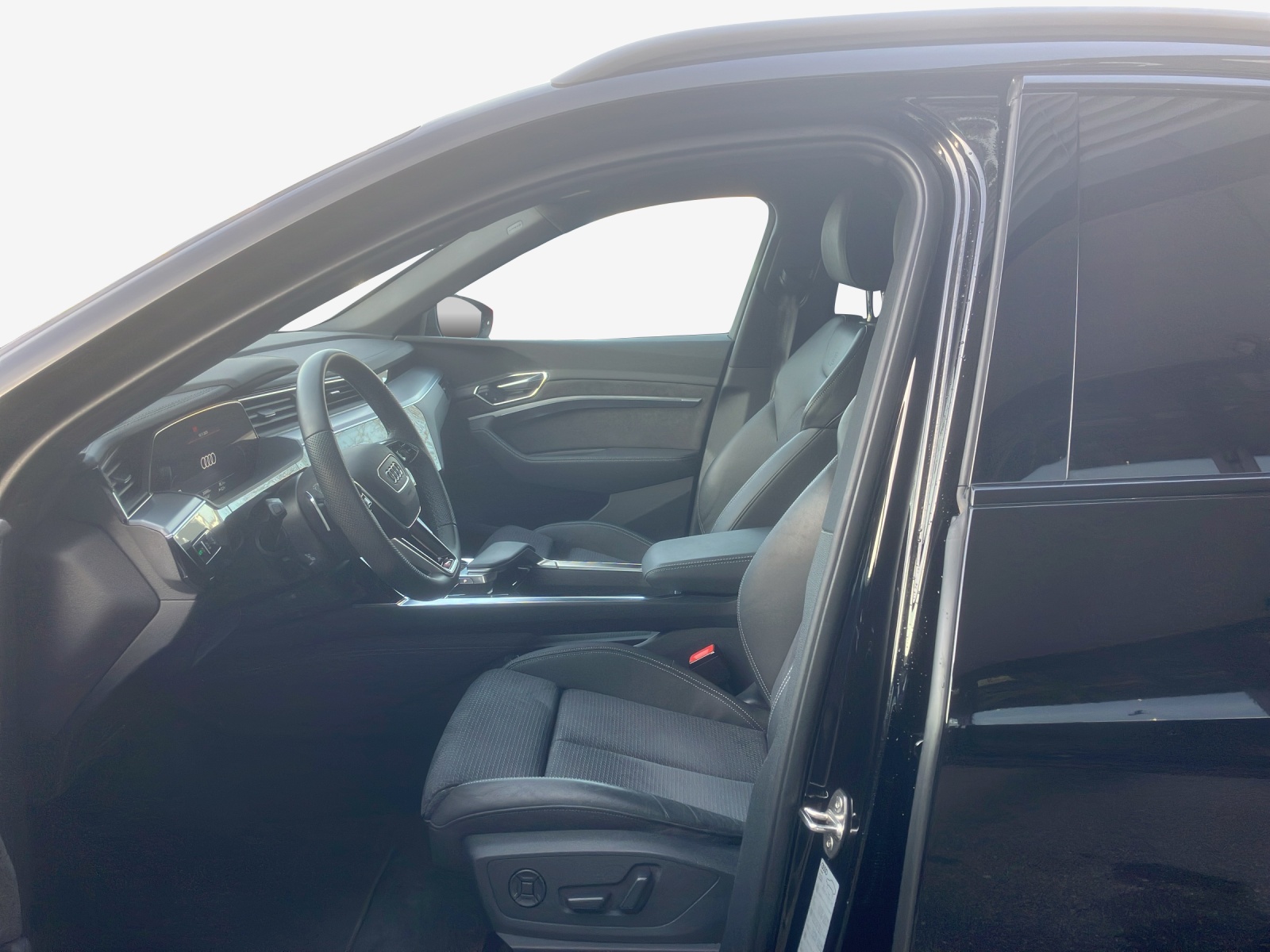 AUDI e-tron 55 Sportback Advanced Black Edition quattro-image-8