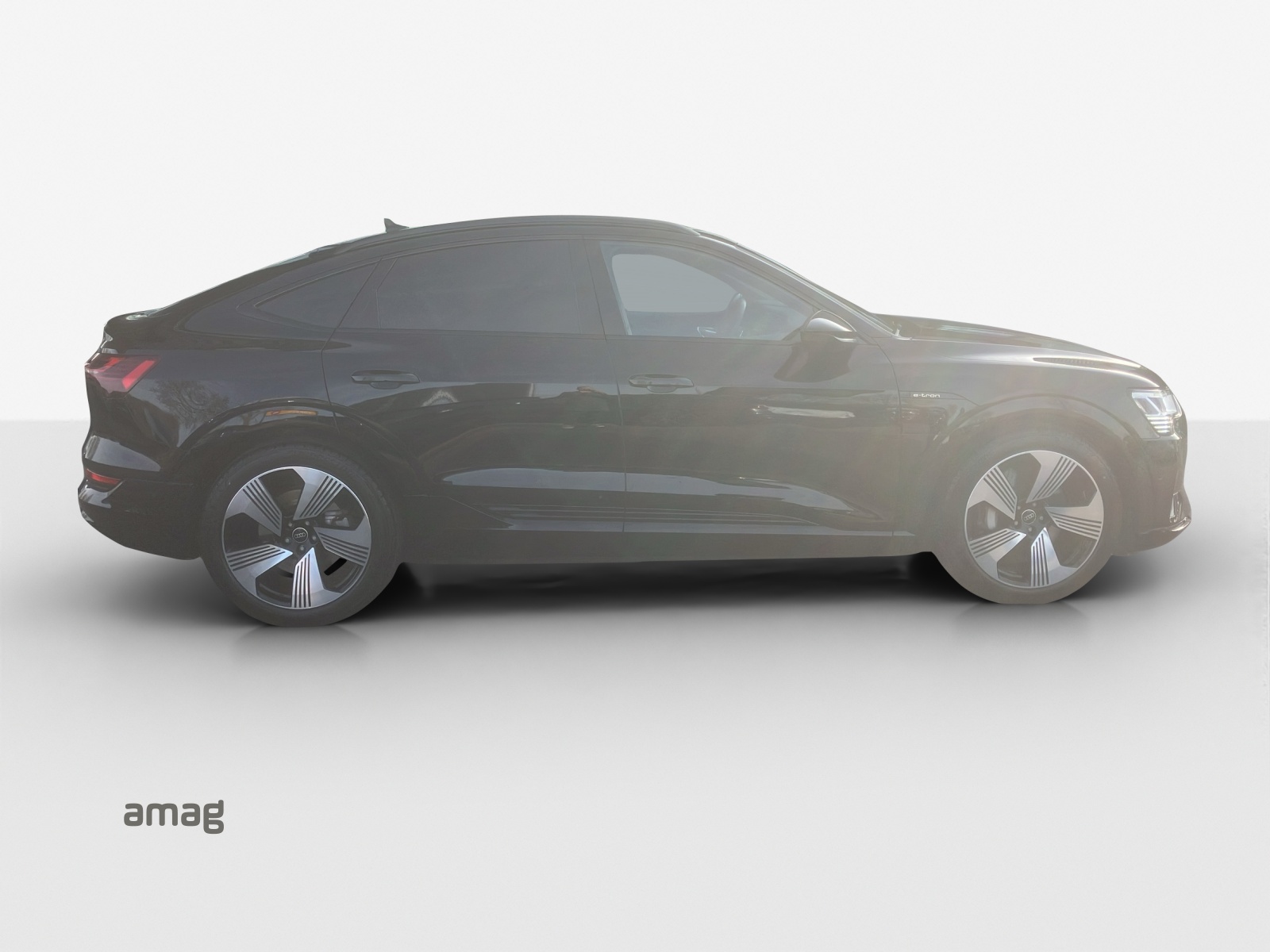 AUDI e-tron 55 Sportback Advanced Black Edition quattro-image-16