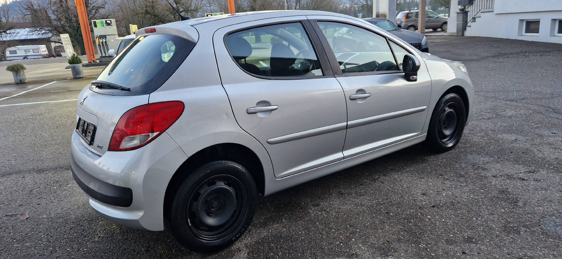 PEUGEOT 207 1.4 16V 95 Trendy Clim-image-11
