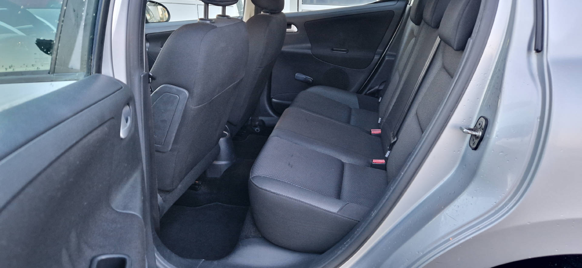 PEUGEOT 207 1.4 16V 95 Trendy Clim-image-8