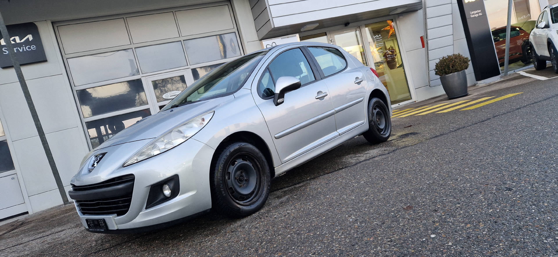 PEUGEOT 207 1.4 16V 95 Trendy Clim-image-0
