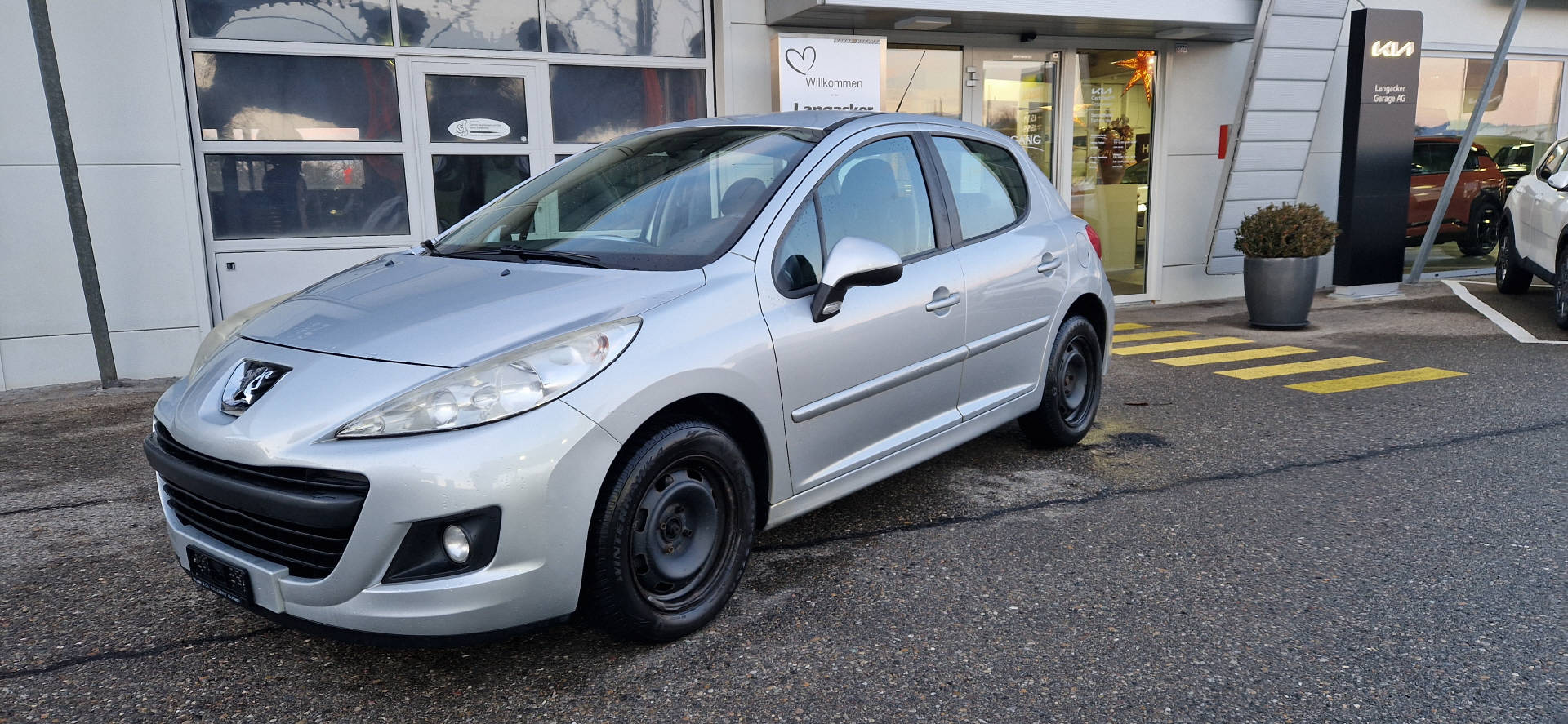 PEUGEOT 207 1.4 16V 95 Trendy Clim-image-1