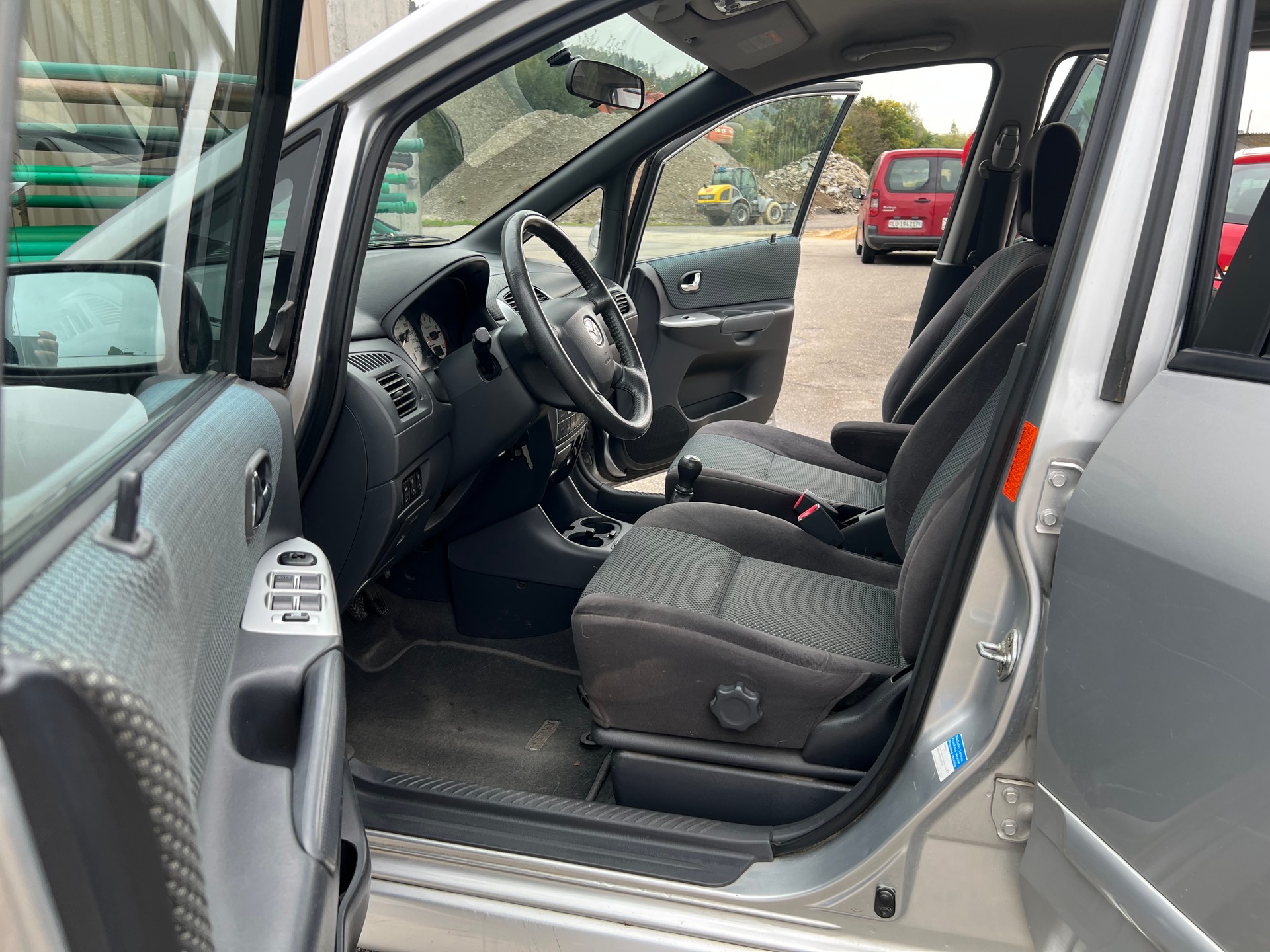 MAZDA Premacy 2.0i-16V-image-7
