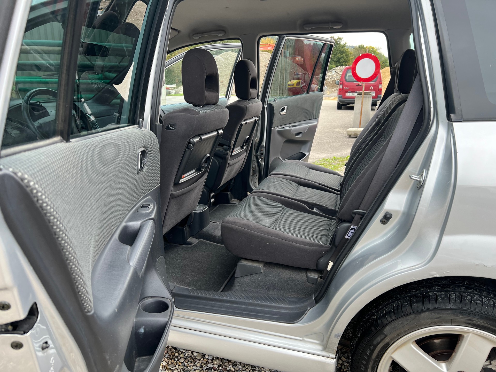 MAZDA Premacy 2.0i-16V-image-9
