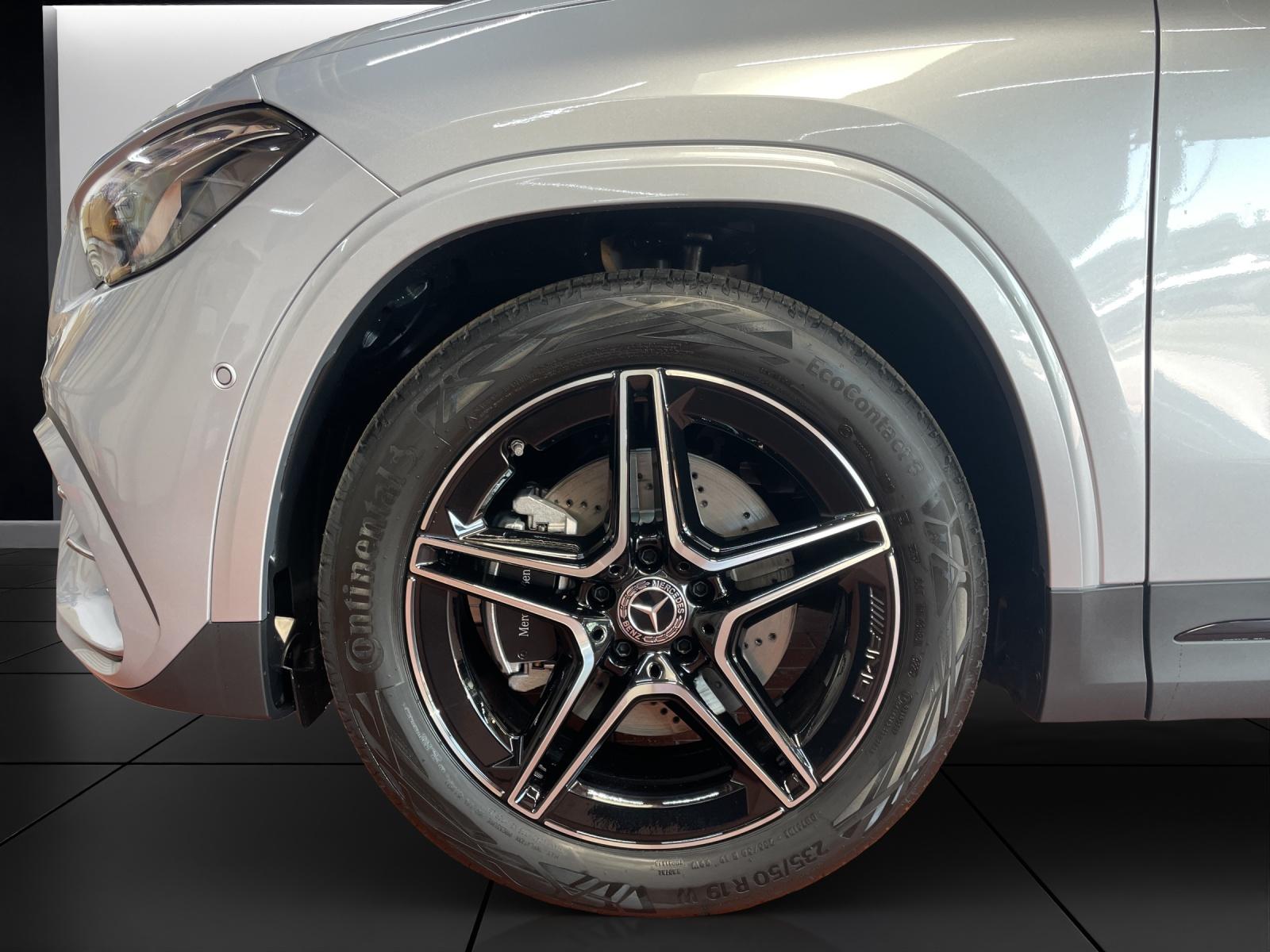 MERCEDES-BENZ GLA 200 Night Star AMG Line-image-9