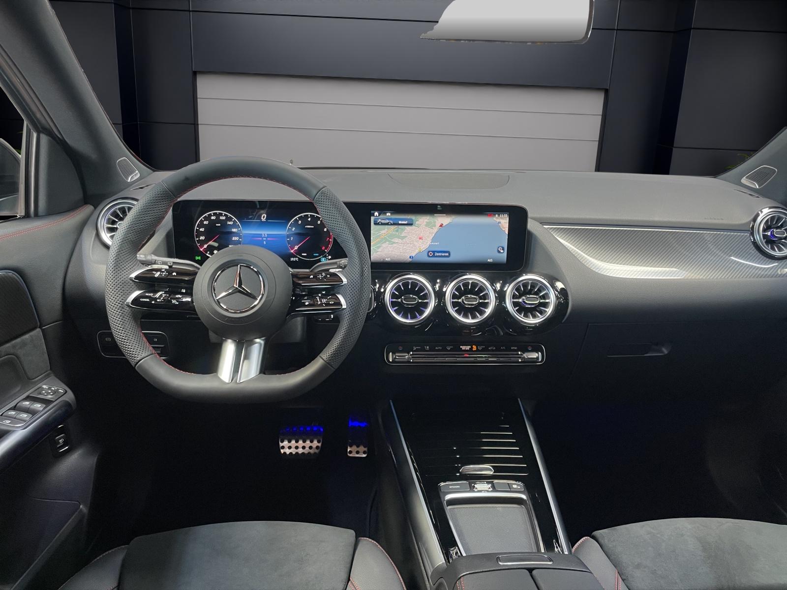 MERCEDES-BENZ GLA 200 Night Star AMG Line-image-4
