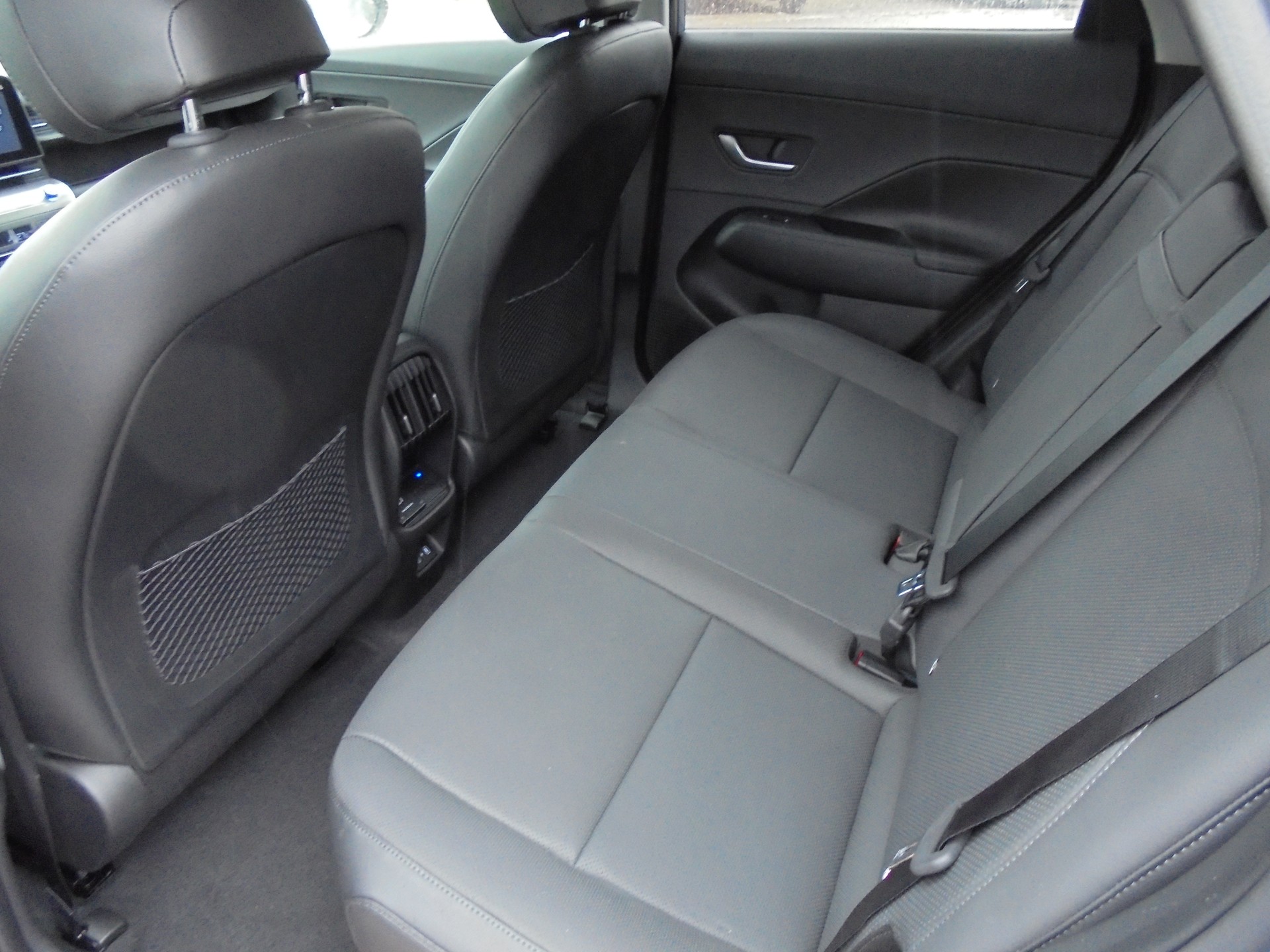 HYUNDAI Kona EV 65.4 kWh Vertex-image-11