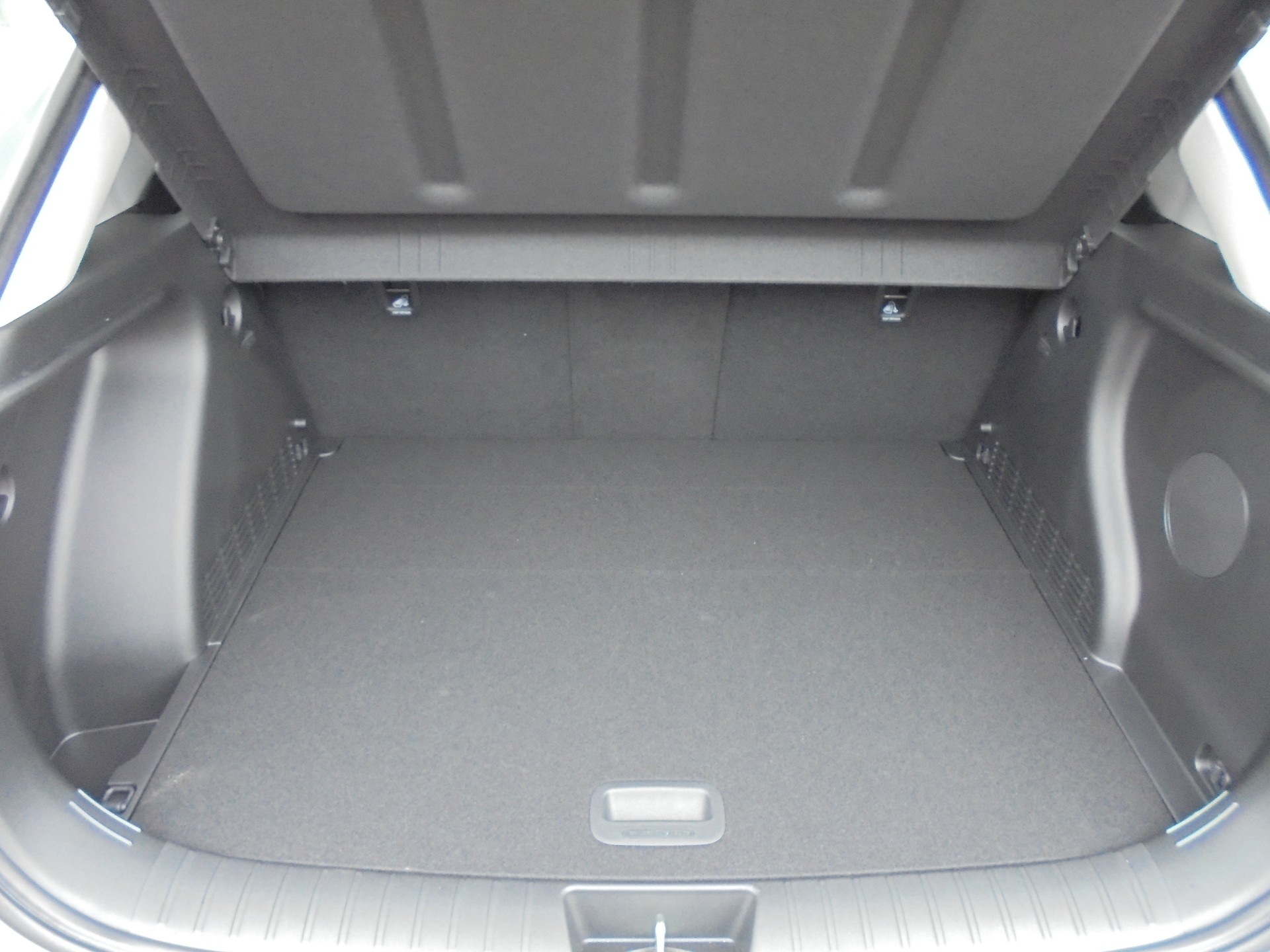 HYUNDAI Kona EV 65.4 kWh Vertex-image-12
