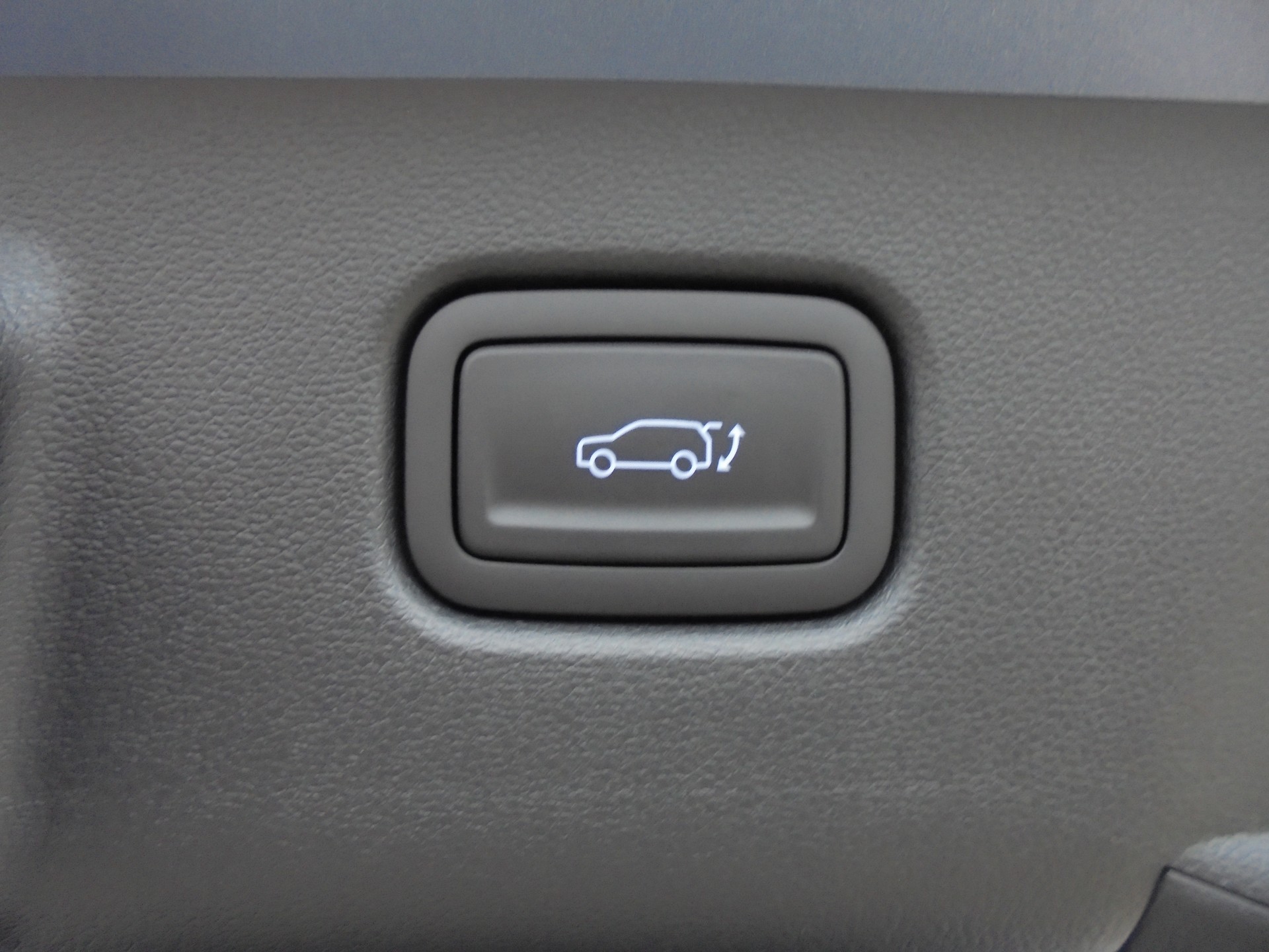 HYUNDAI Kona EV 65.4 kWh Vertex-image-13