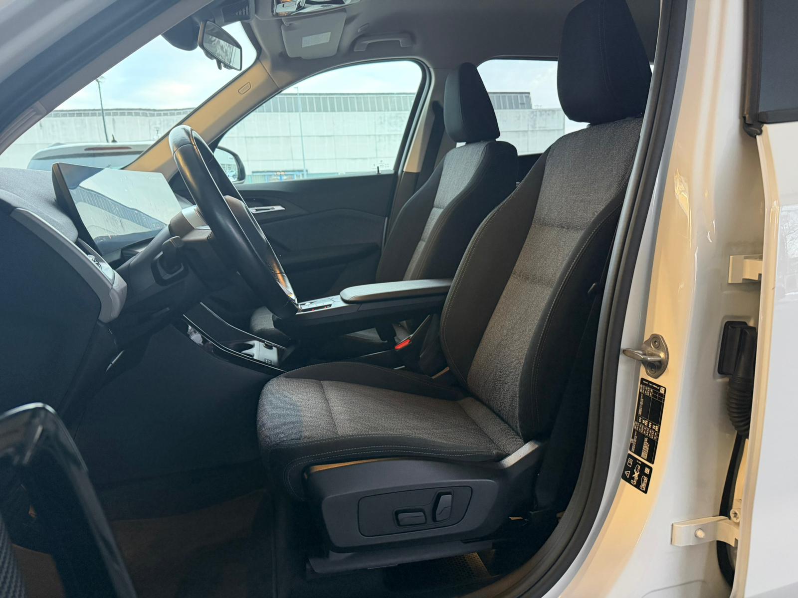 BMW X1 23i xDrive-image-5