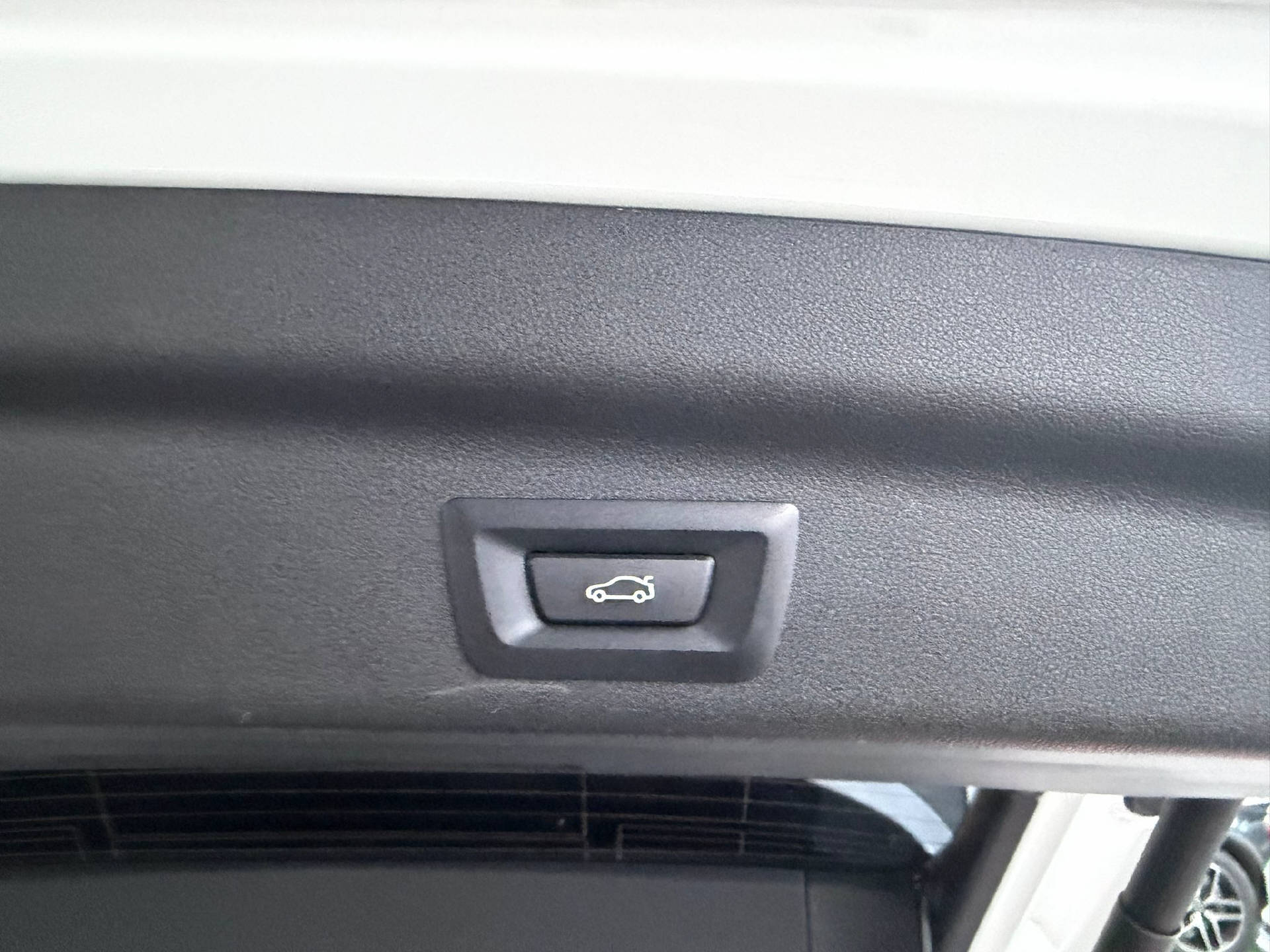 BMW X1 23i xDrive-image-12