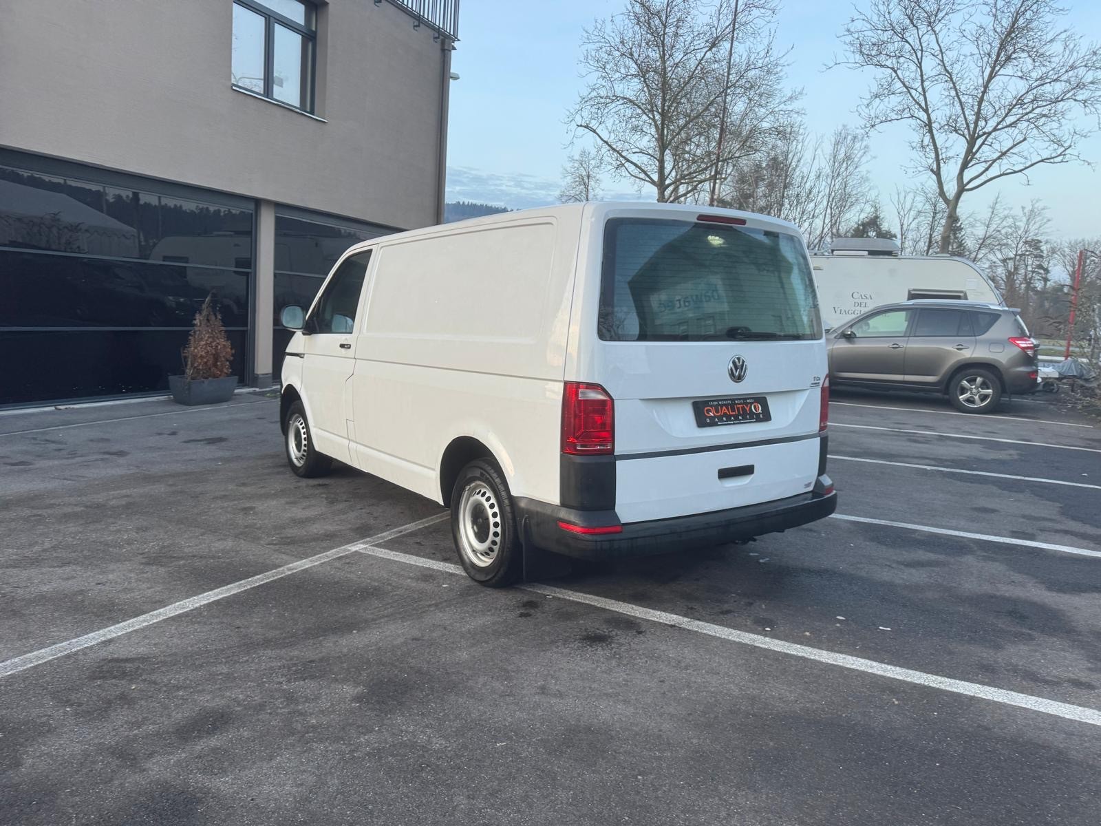 VW T6 2.0 TDI Entry-image-6